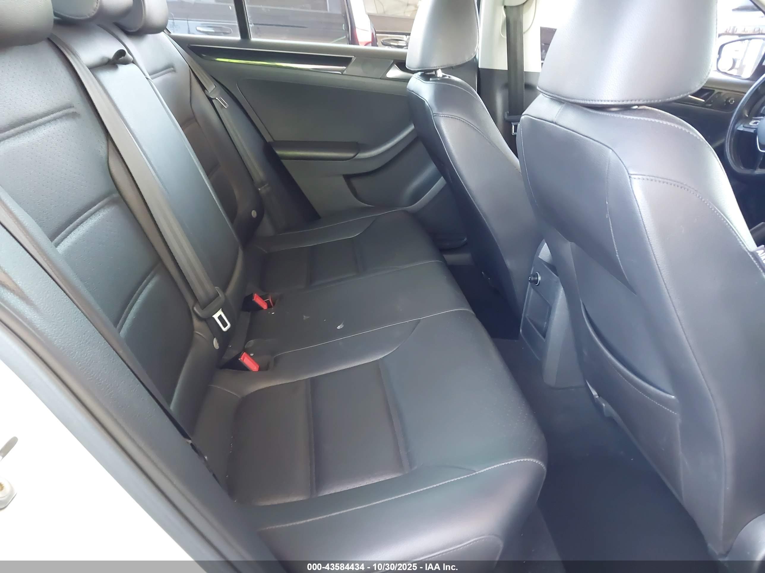 VOLKSWAGEN JETTA image 8