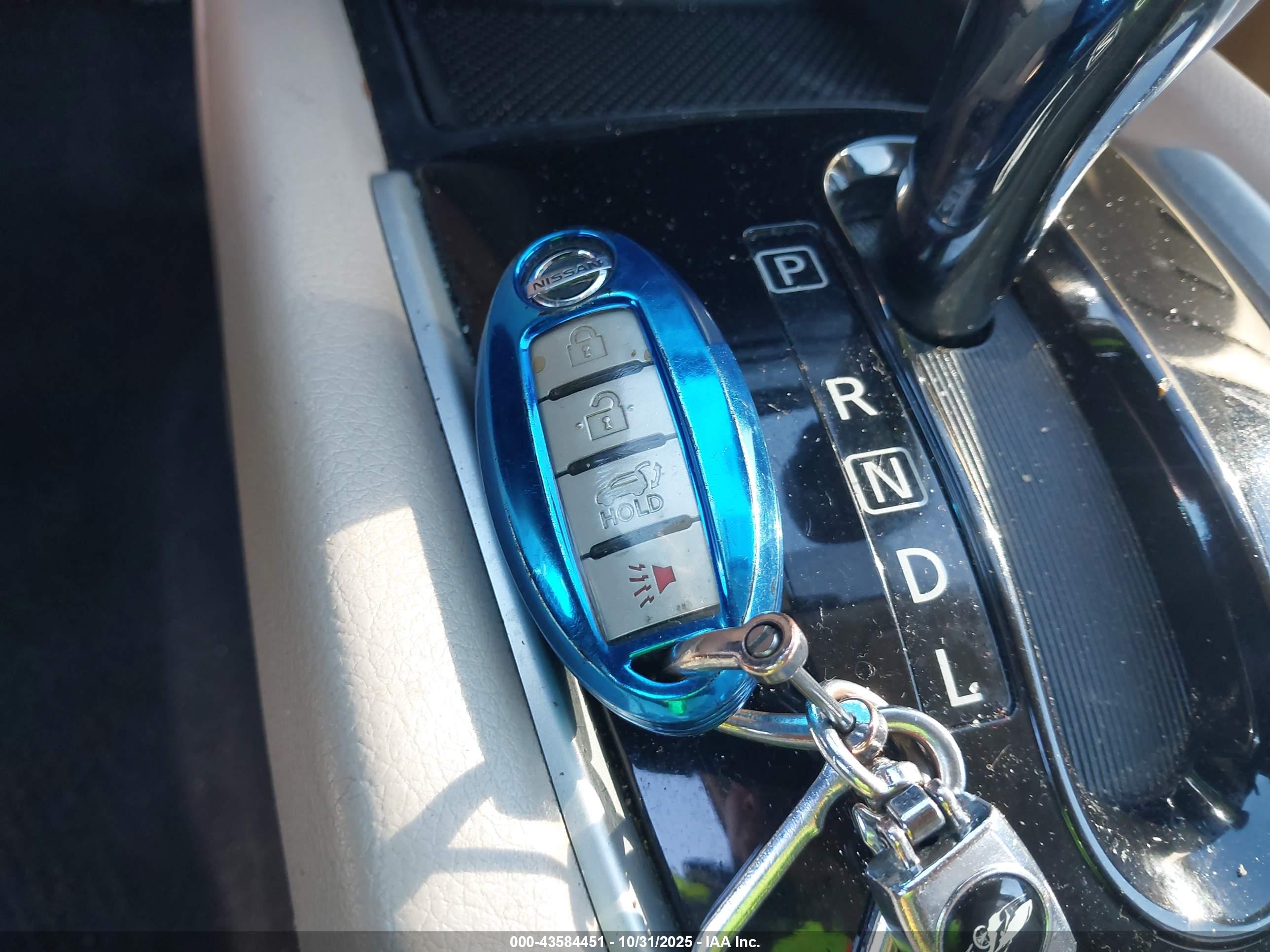 NISSAN ROGUE image 11
