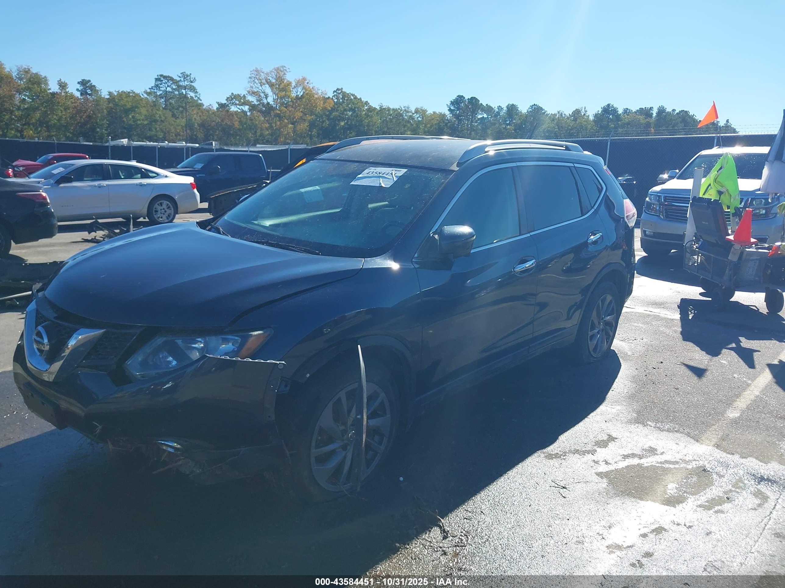 NISSAN ROGUE image 2