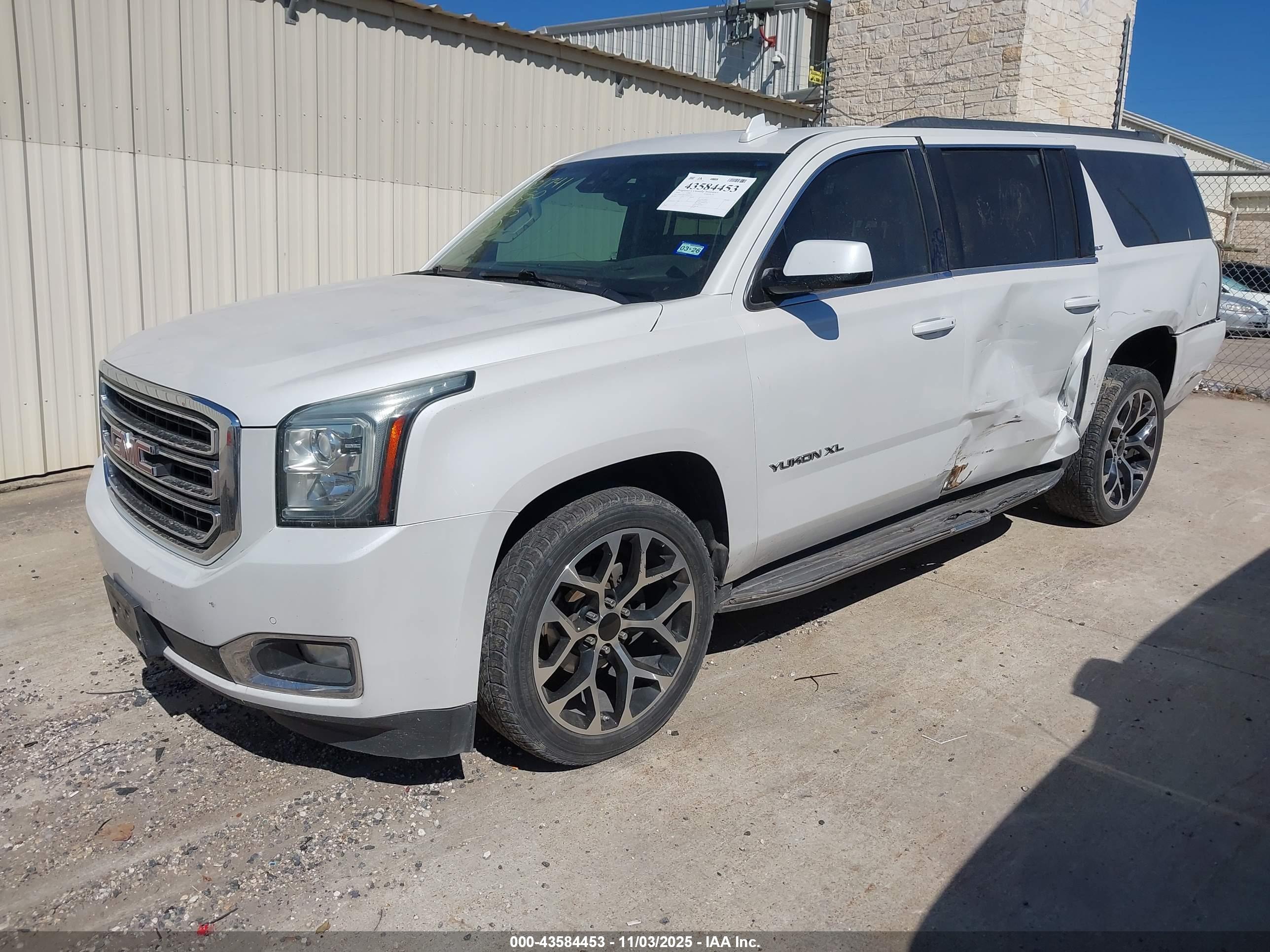 GMC YUKON image 2