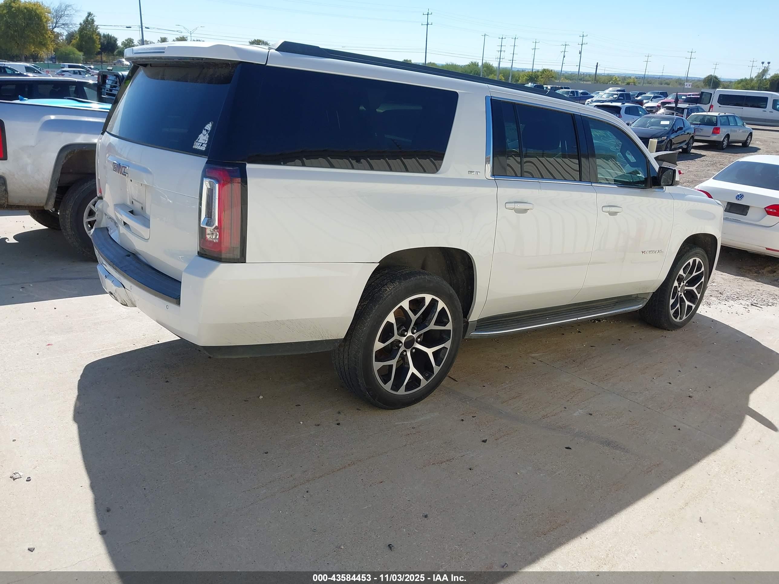 GMC YUKON image 4
