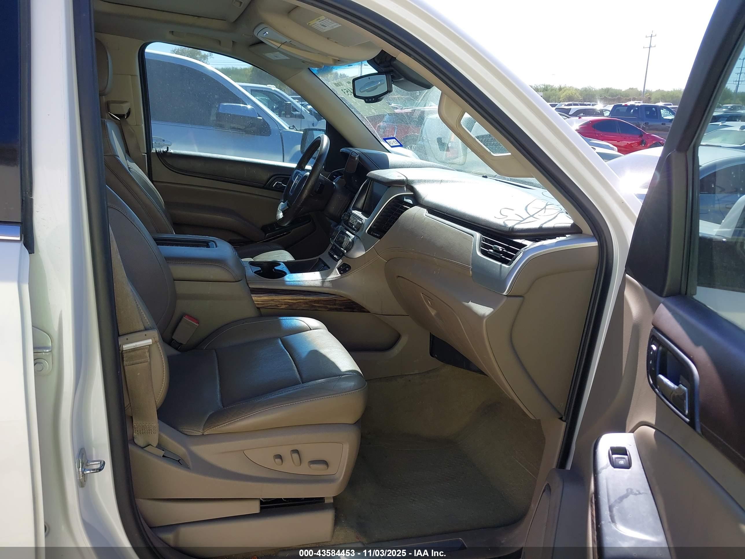 GMC YUKON image 5