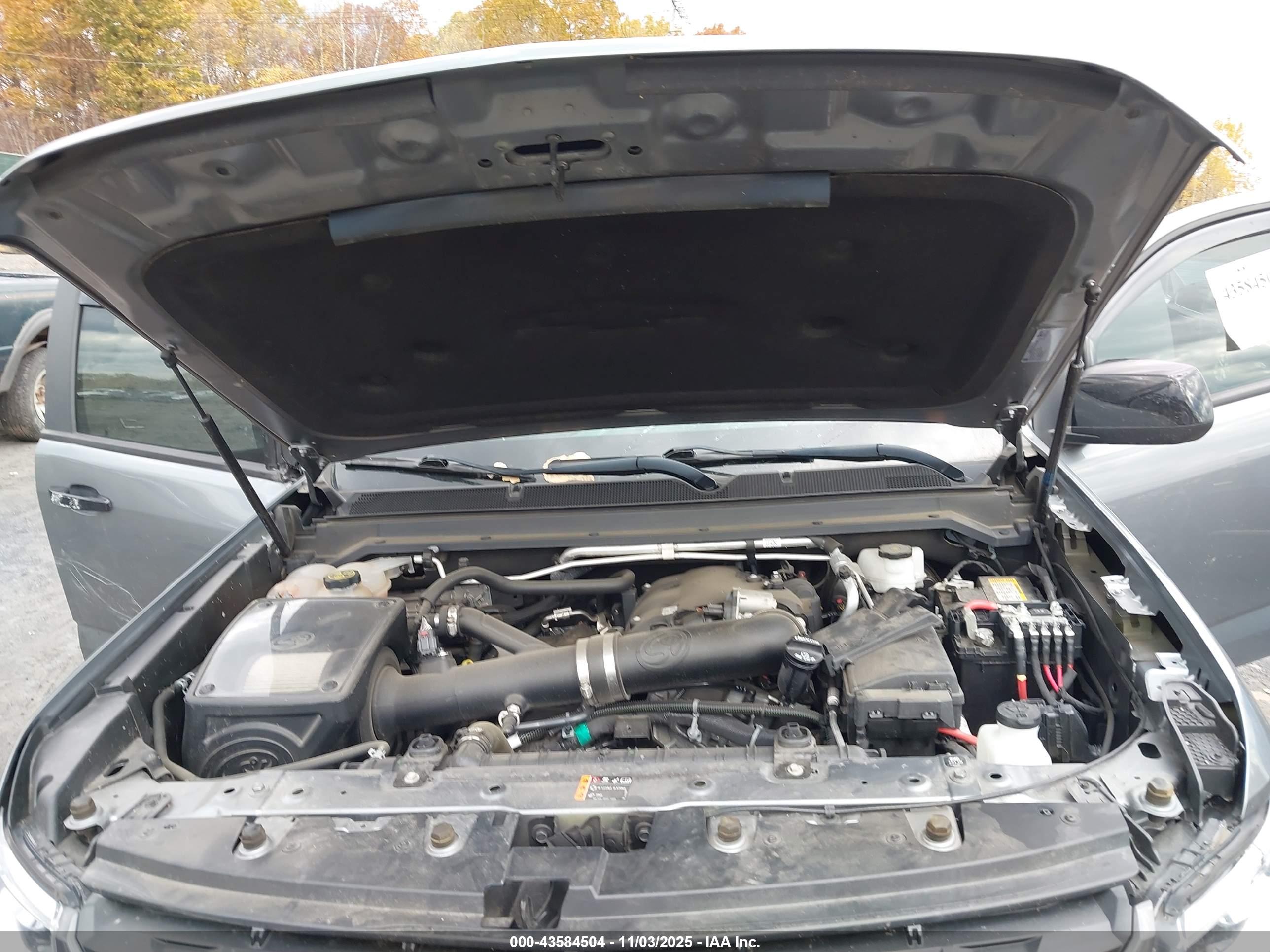 CHEVROLET COLORADO image 10