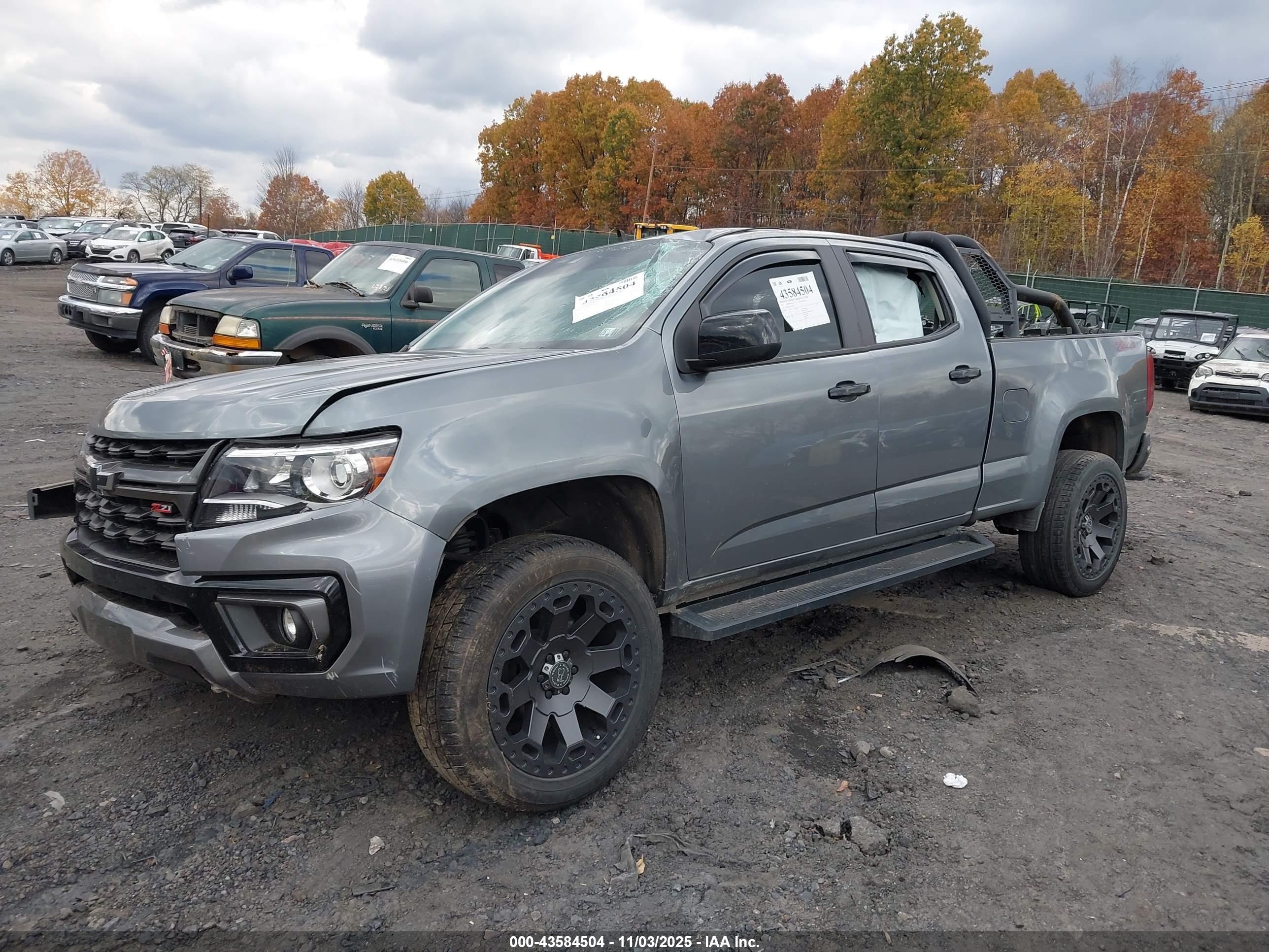 CHEVROLET COLORADO image 2