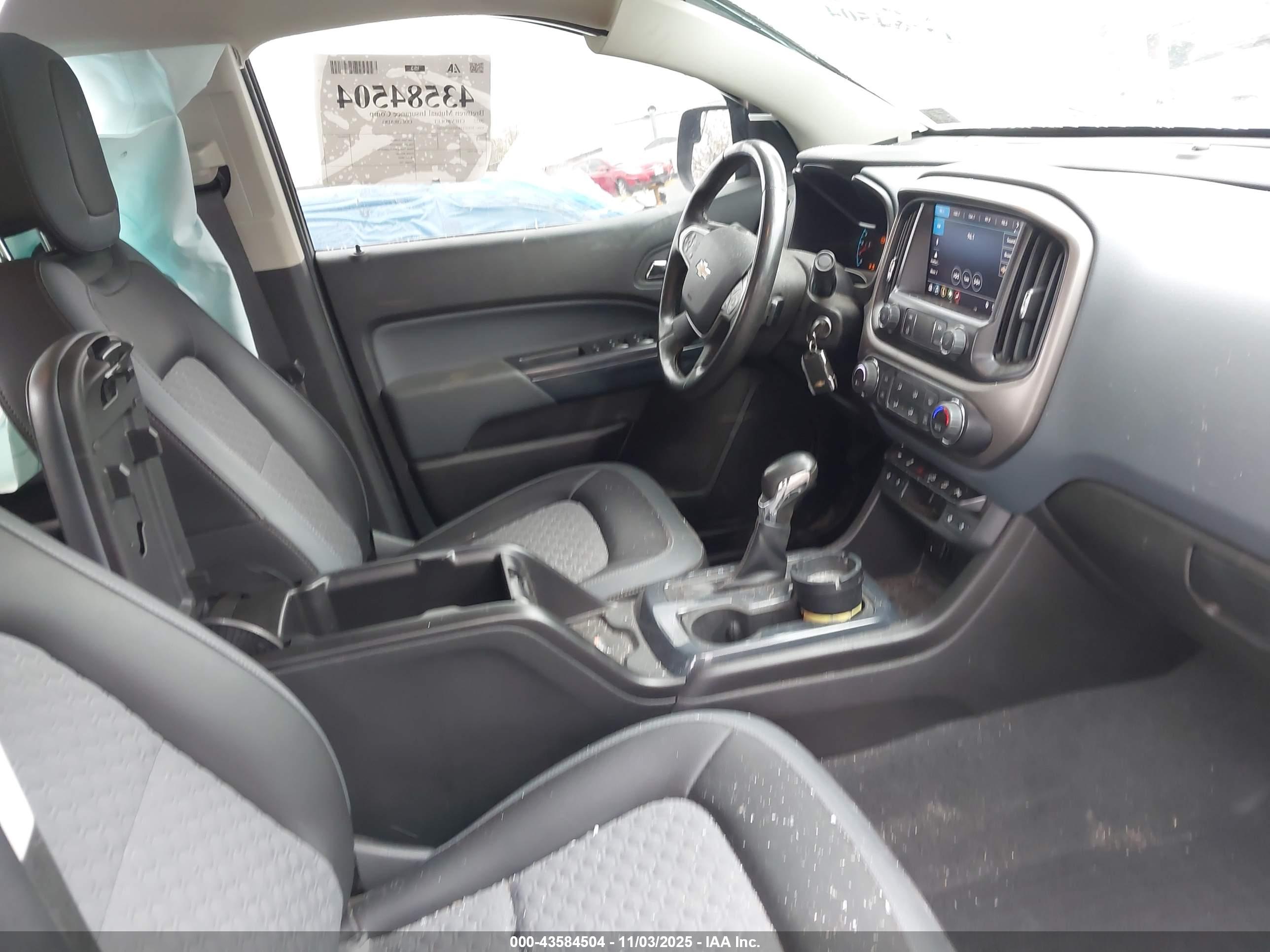 CHEVROLET COLORADO image 5