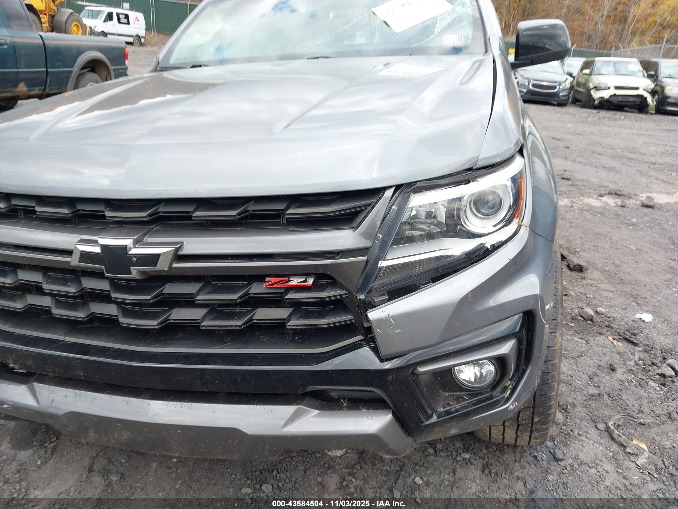CHEVROLET COLORADO image 6