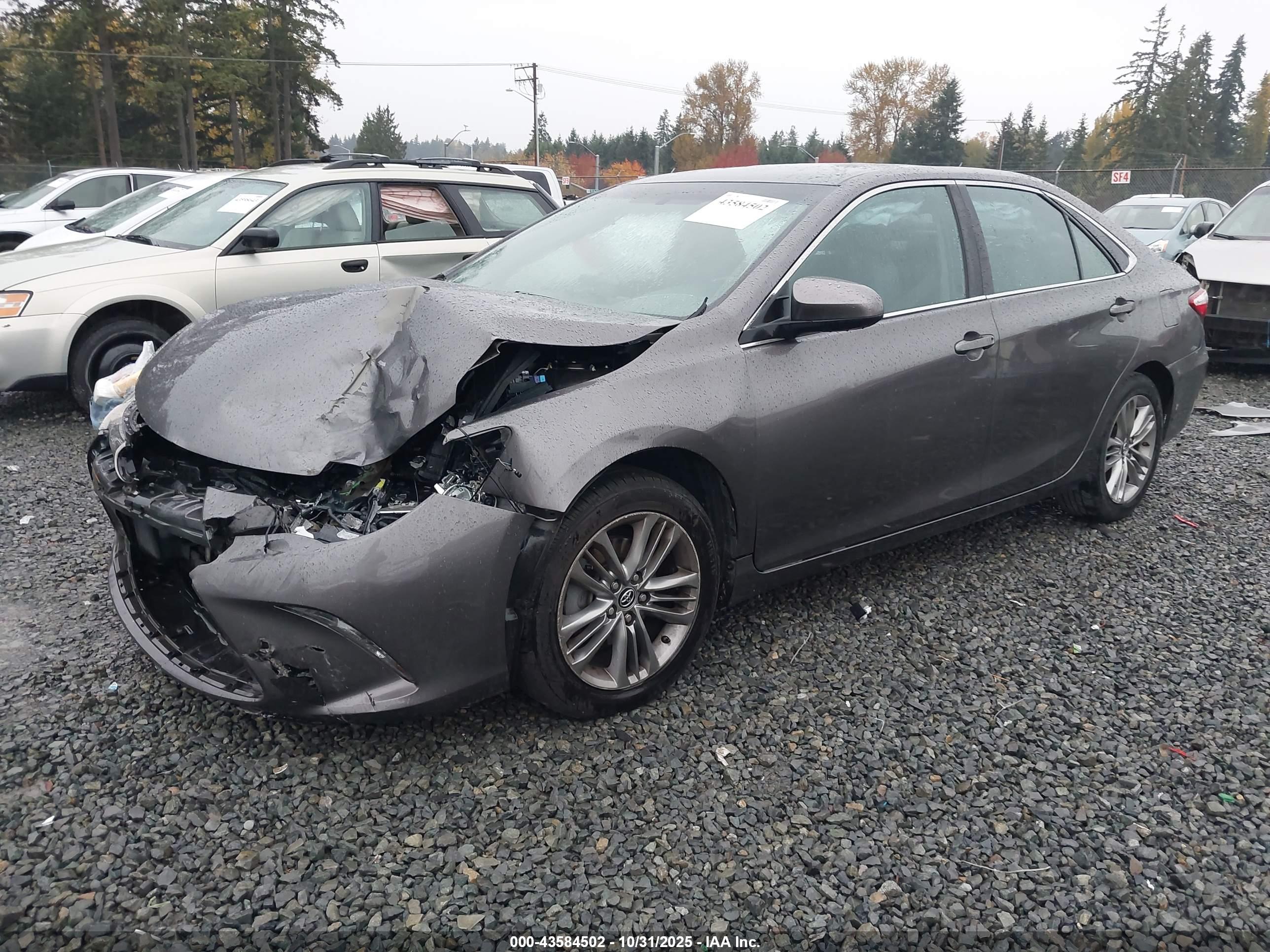 TOYOTA CAMRY image 2