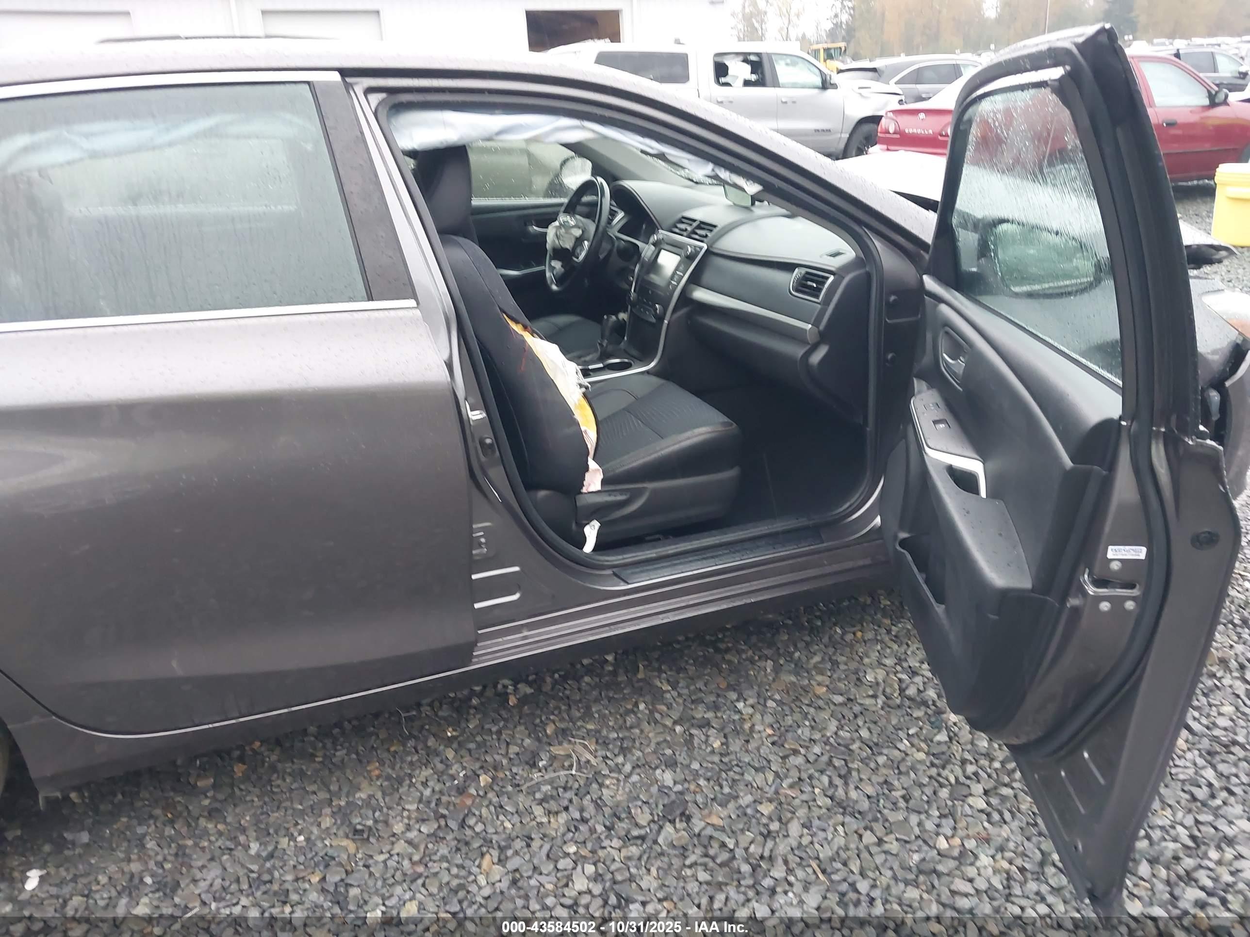 TOYOTA CAMRY image 5