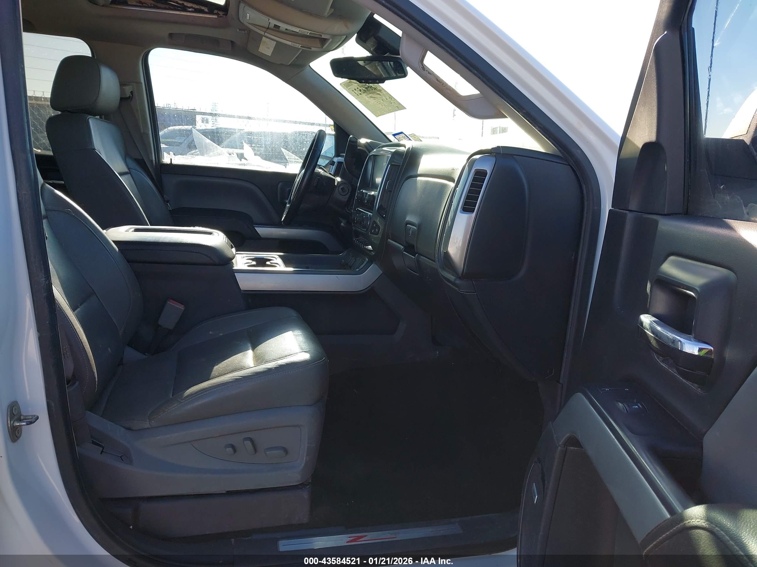 CHEVROLET SILVERADO image 5