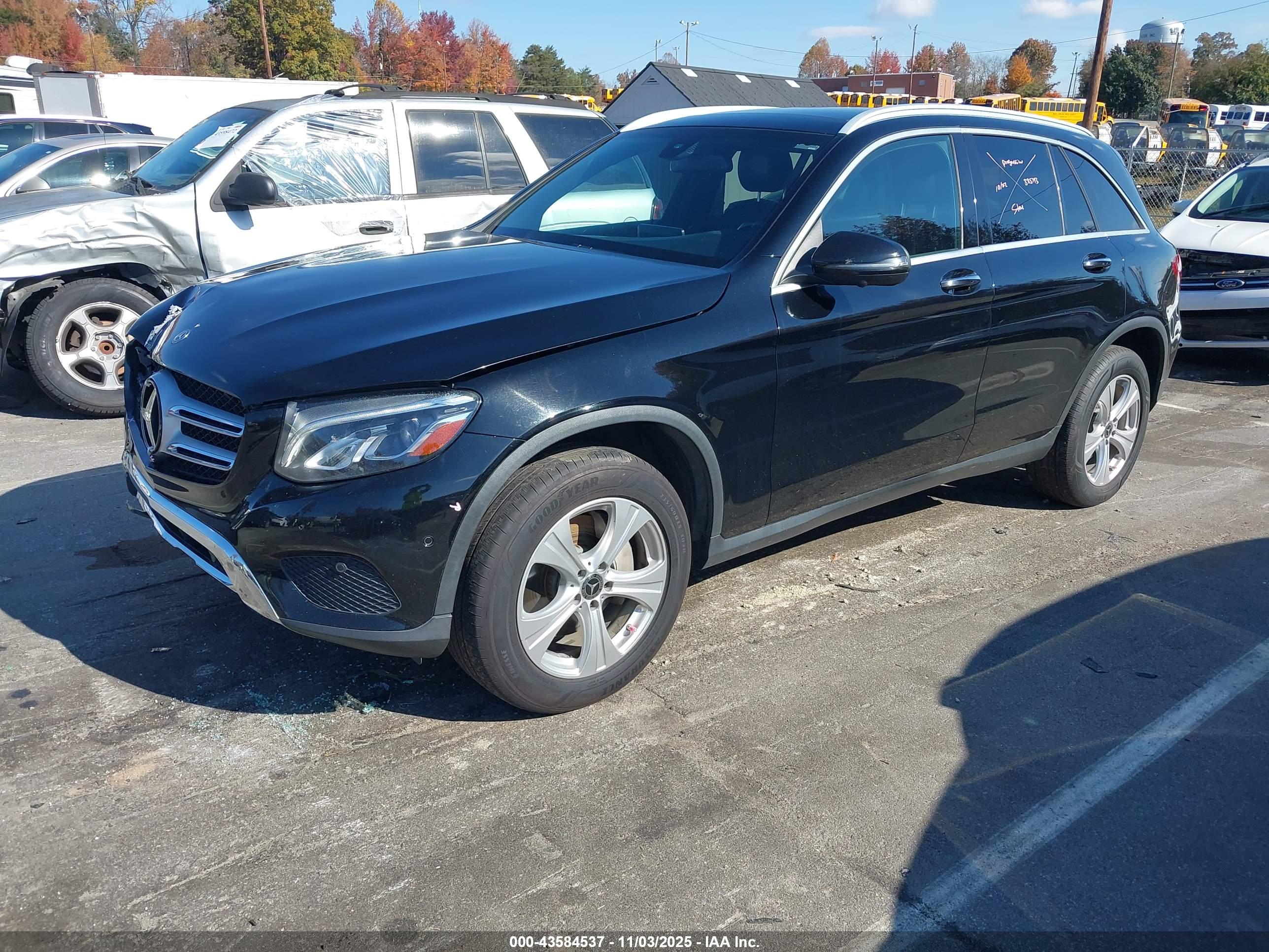 MERCEDES-BENZ GLC image 2