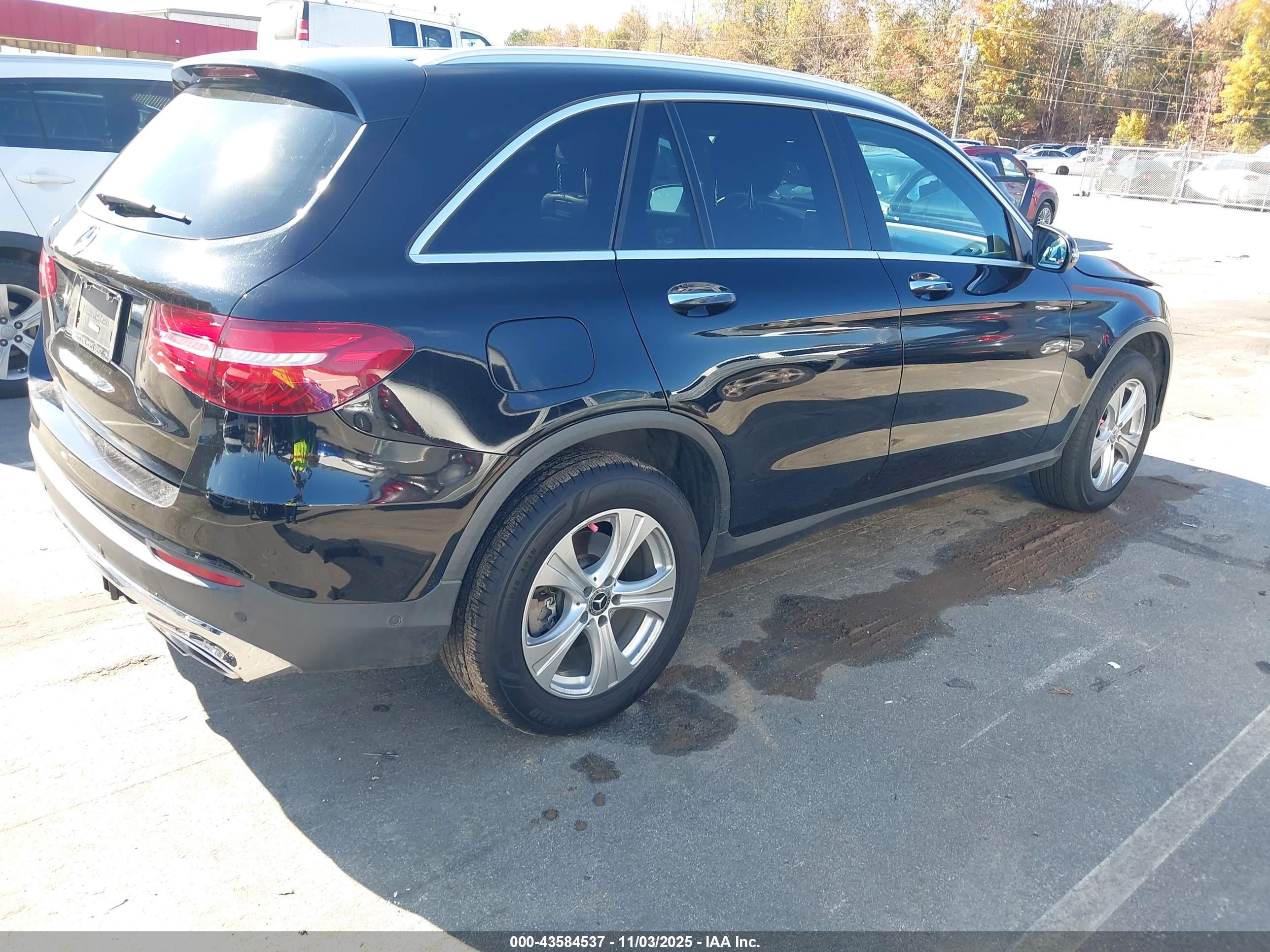 MERCEDES-BENZ GLC image 4