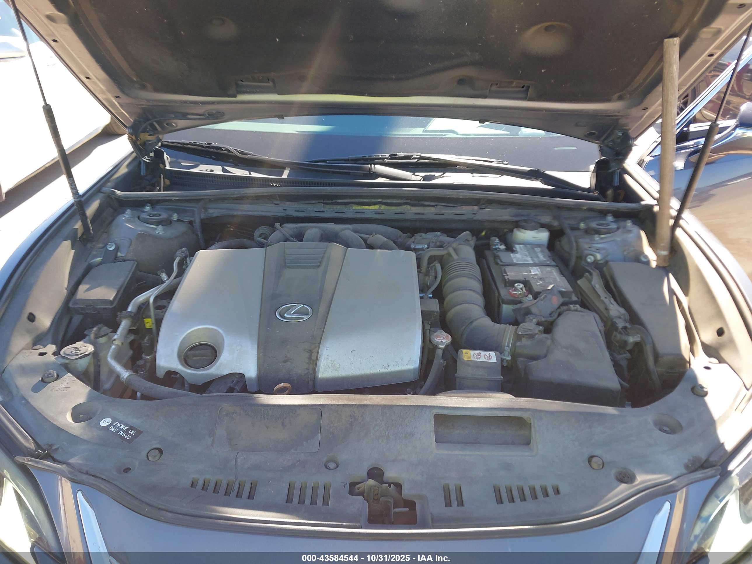 LEXUS ES image 10