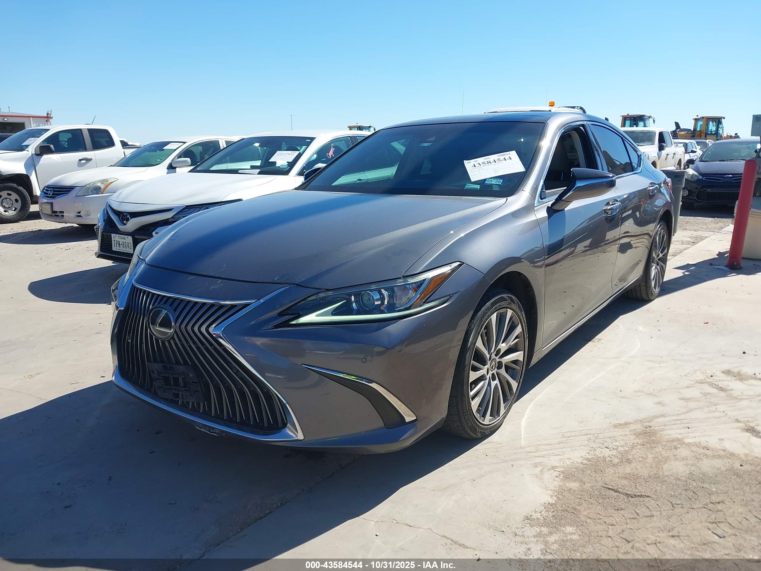 LEXUS ES image 2