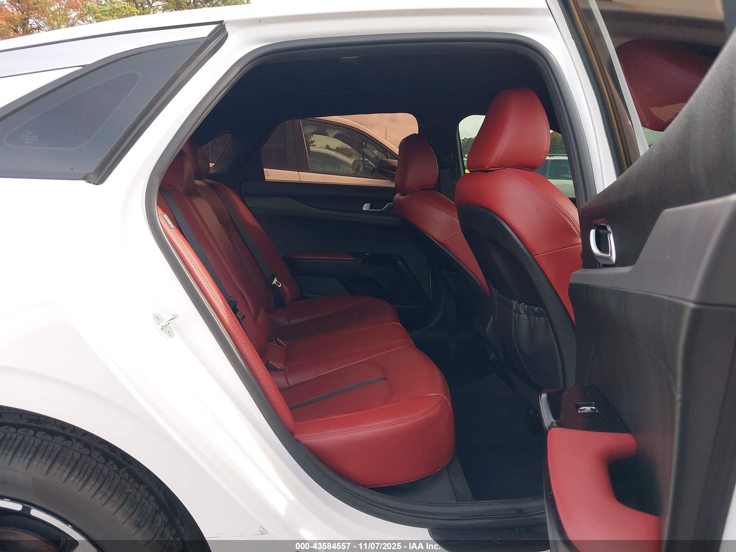 KIA K5 image 8