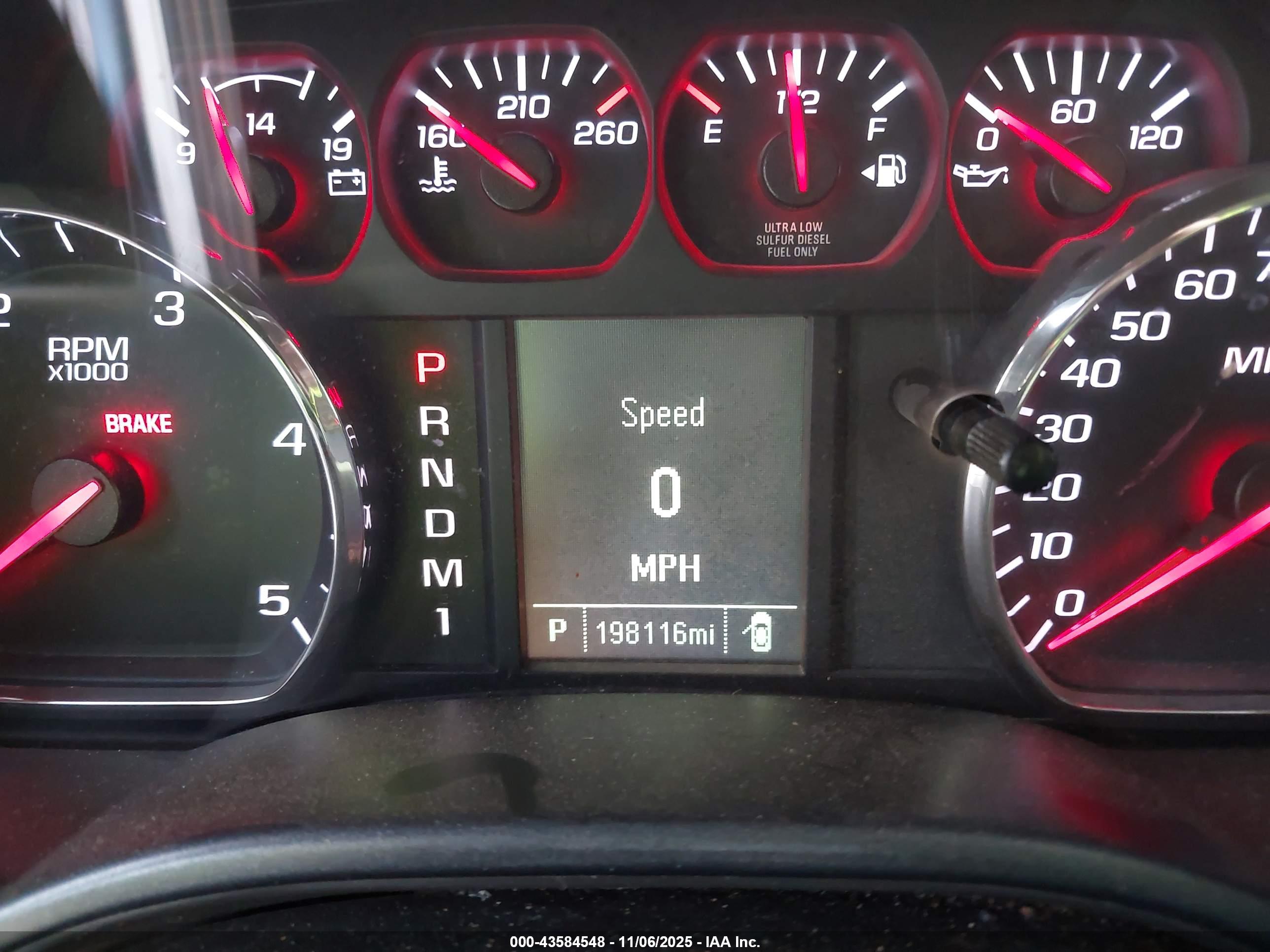 CHEVROLET SILVERADO image 6