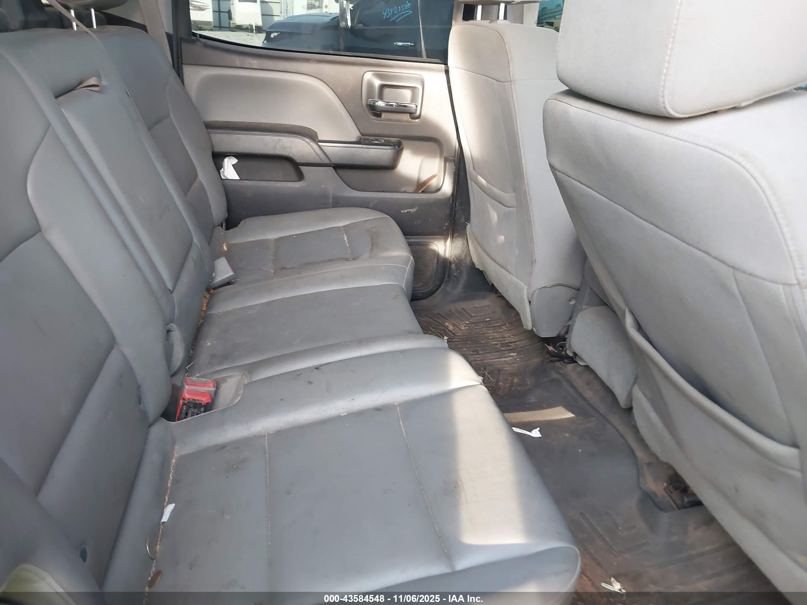 CHEVROLET SILVERADO image 8