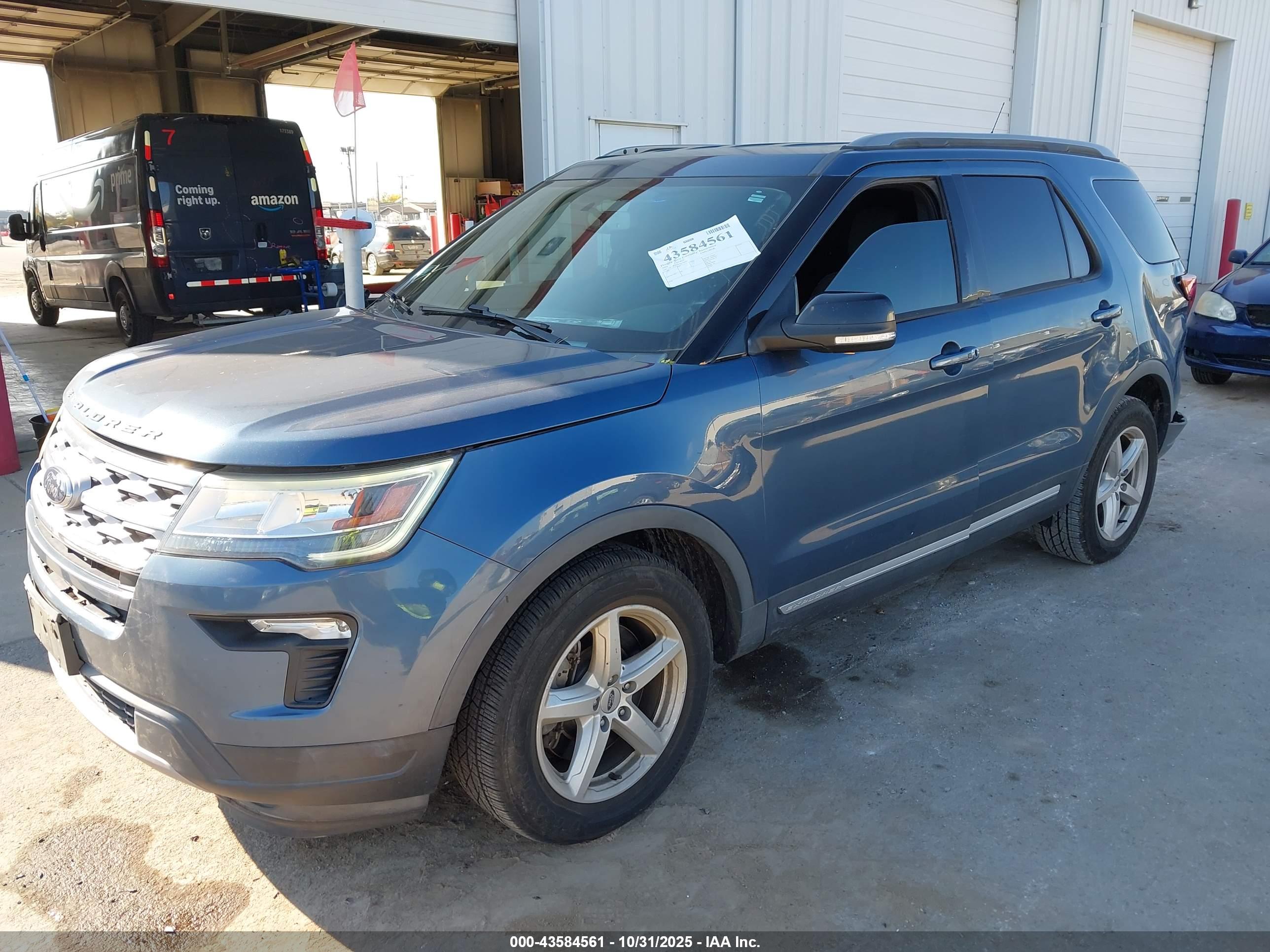 FORD EXPLORER image 2