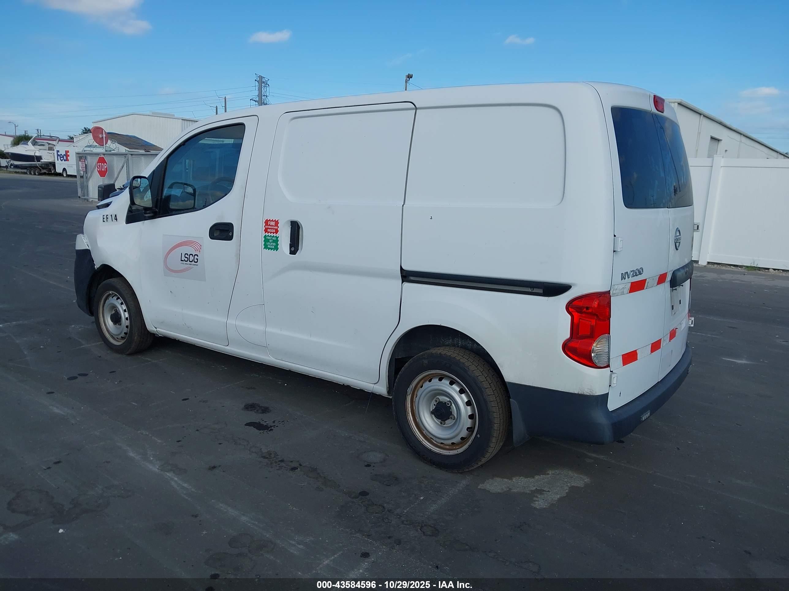 NISSAN NV200 image 3