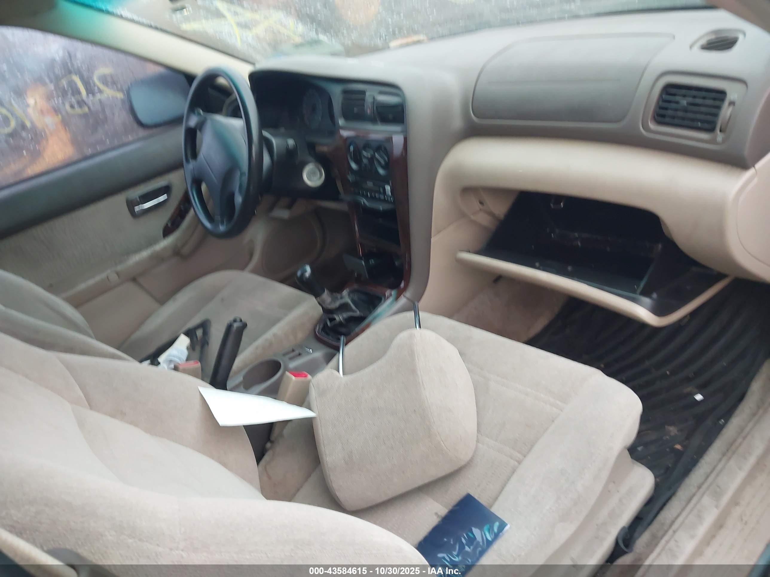 SUBARU OUTBACK image 5