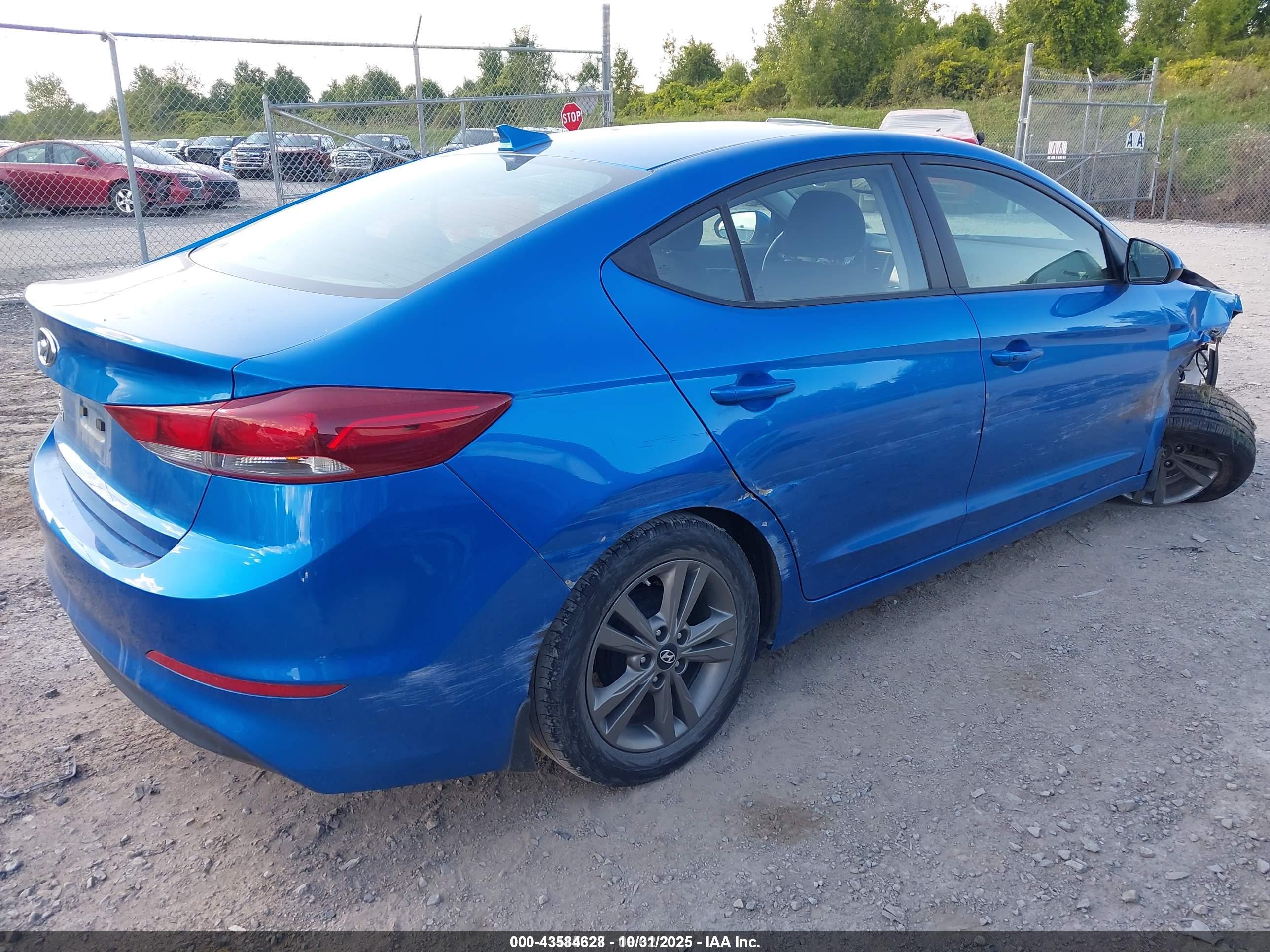 HYUNDAI ELANTRA image 4
