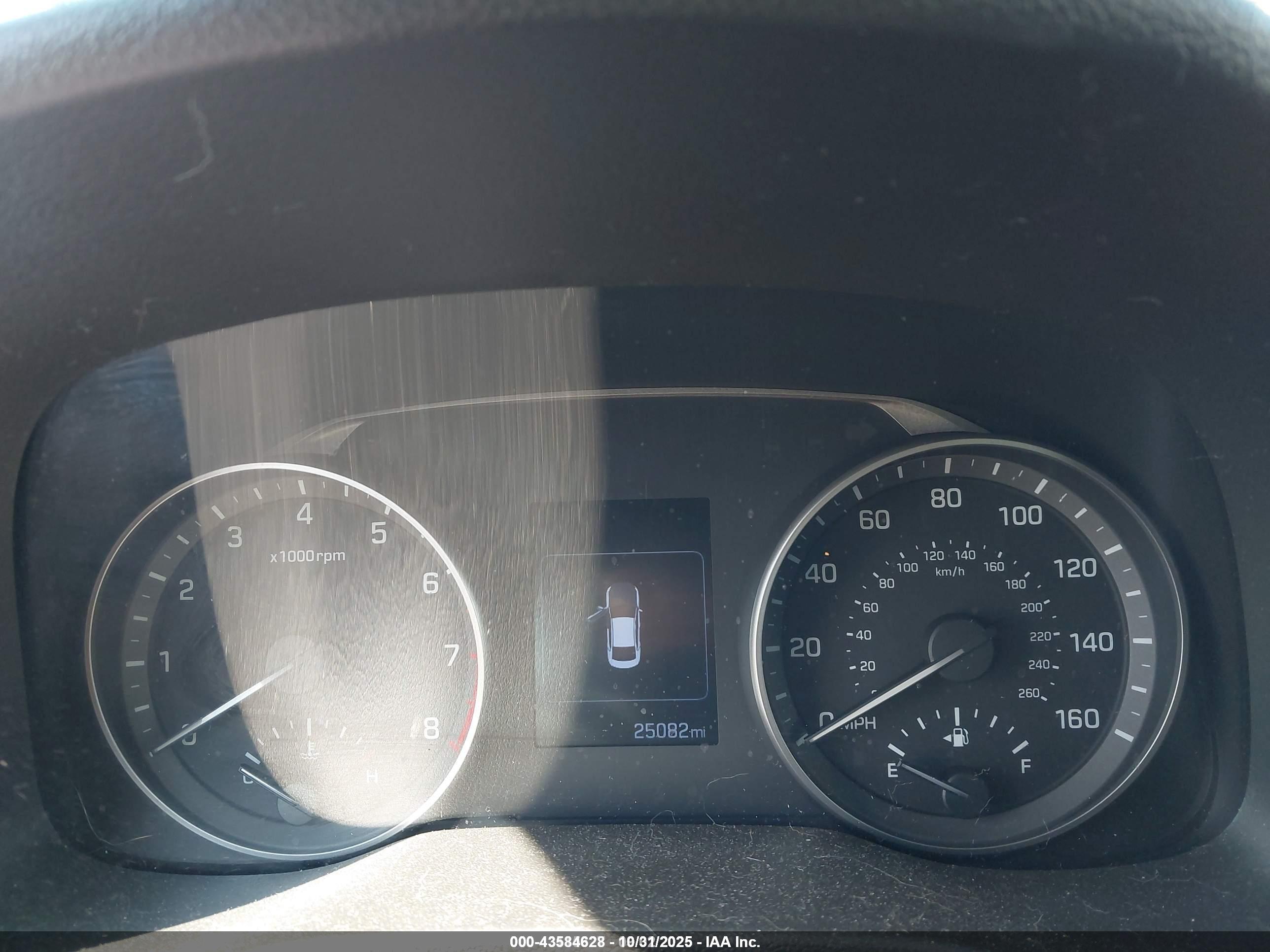 HYUNDAI ELANTRA image 7