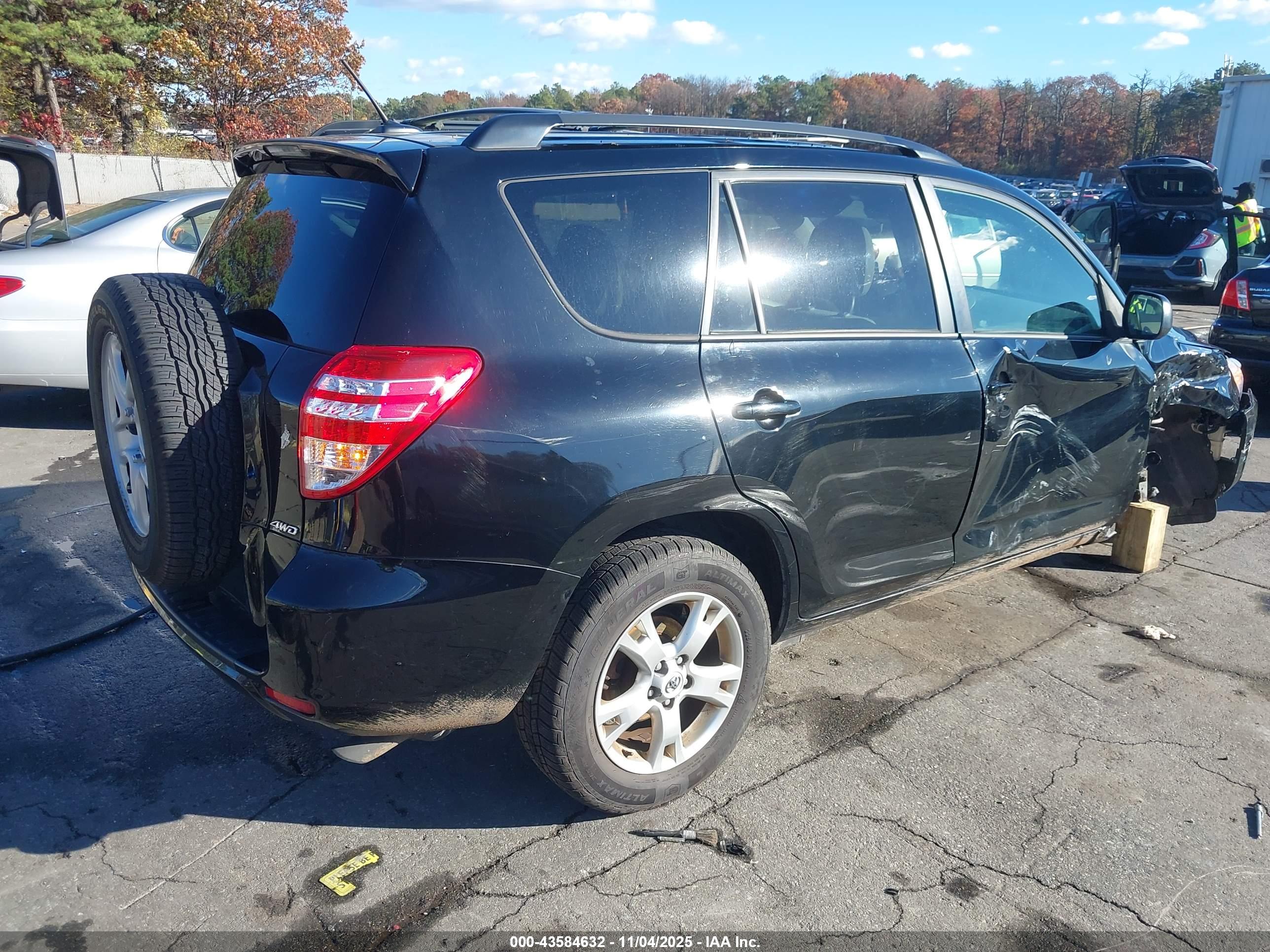 TOYOTA RAV4 image 4