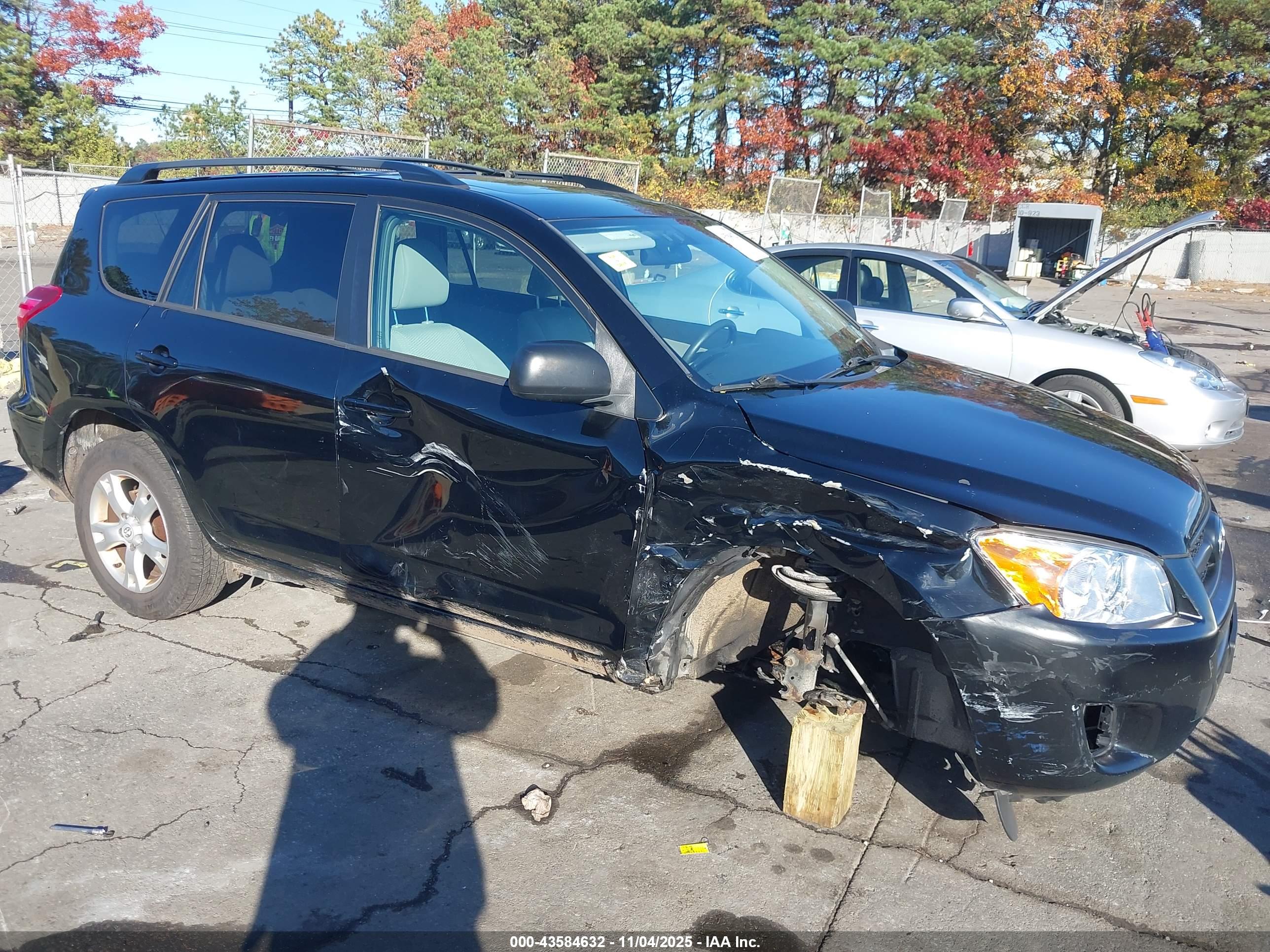 TOYOTA RAV4 image 6