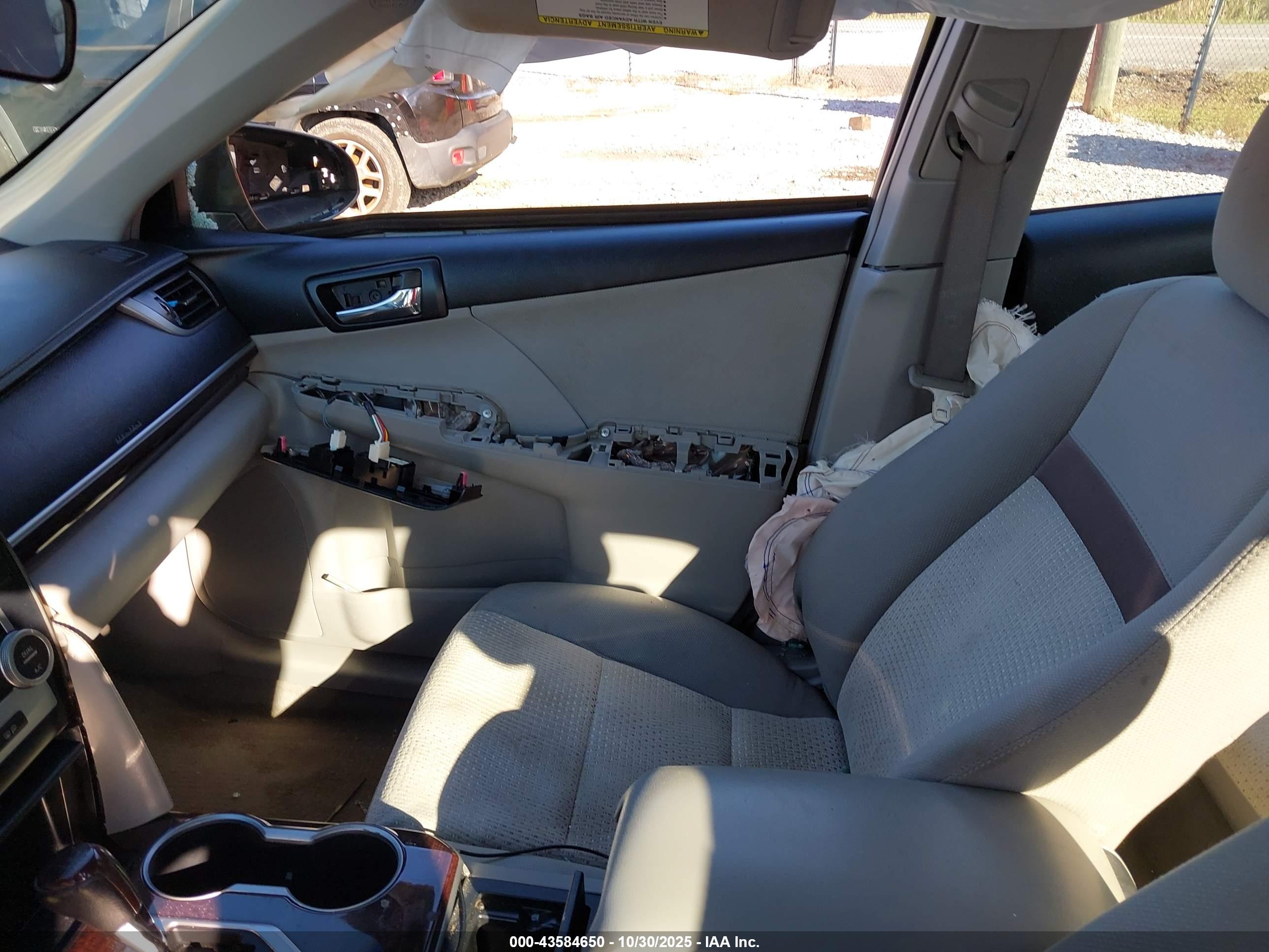 TOYOTA CAMRY image 5