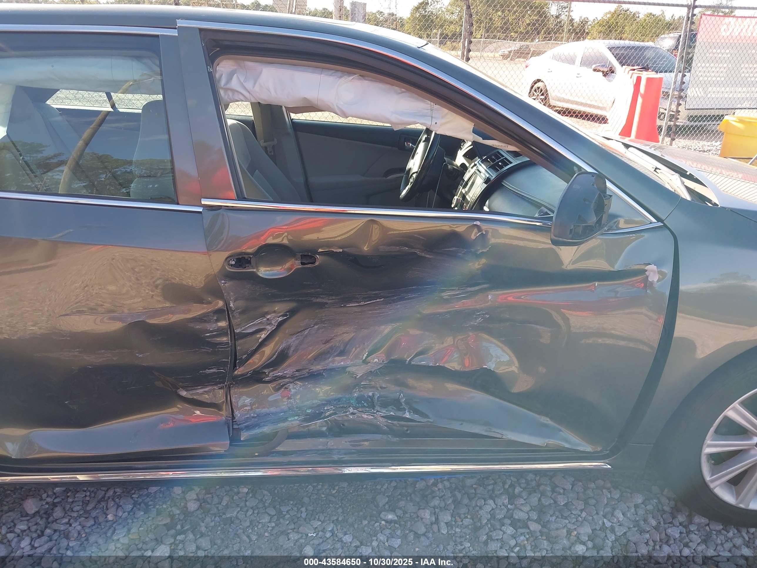 TOYOTA CAMRY image 6