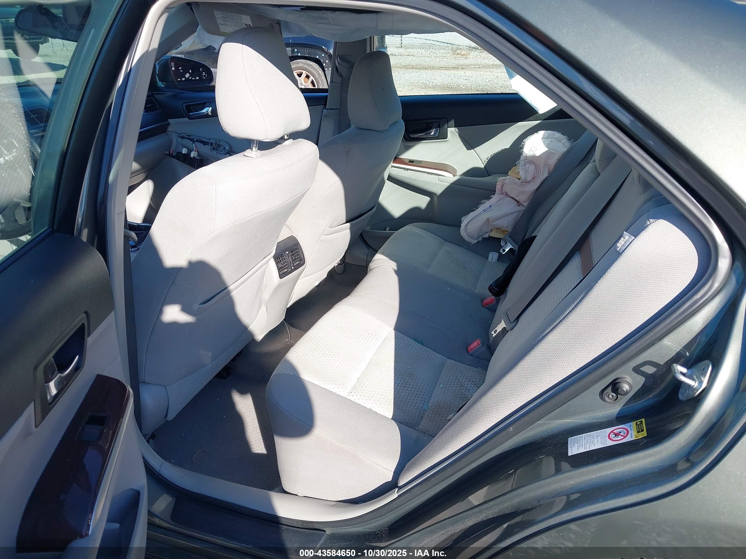 TOYOTA CAMRY image 8