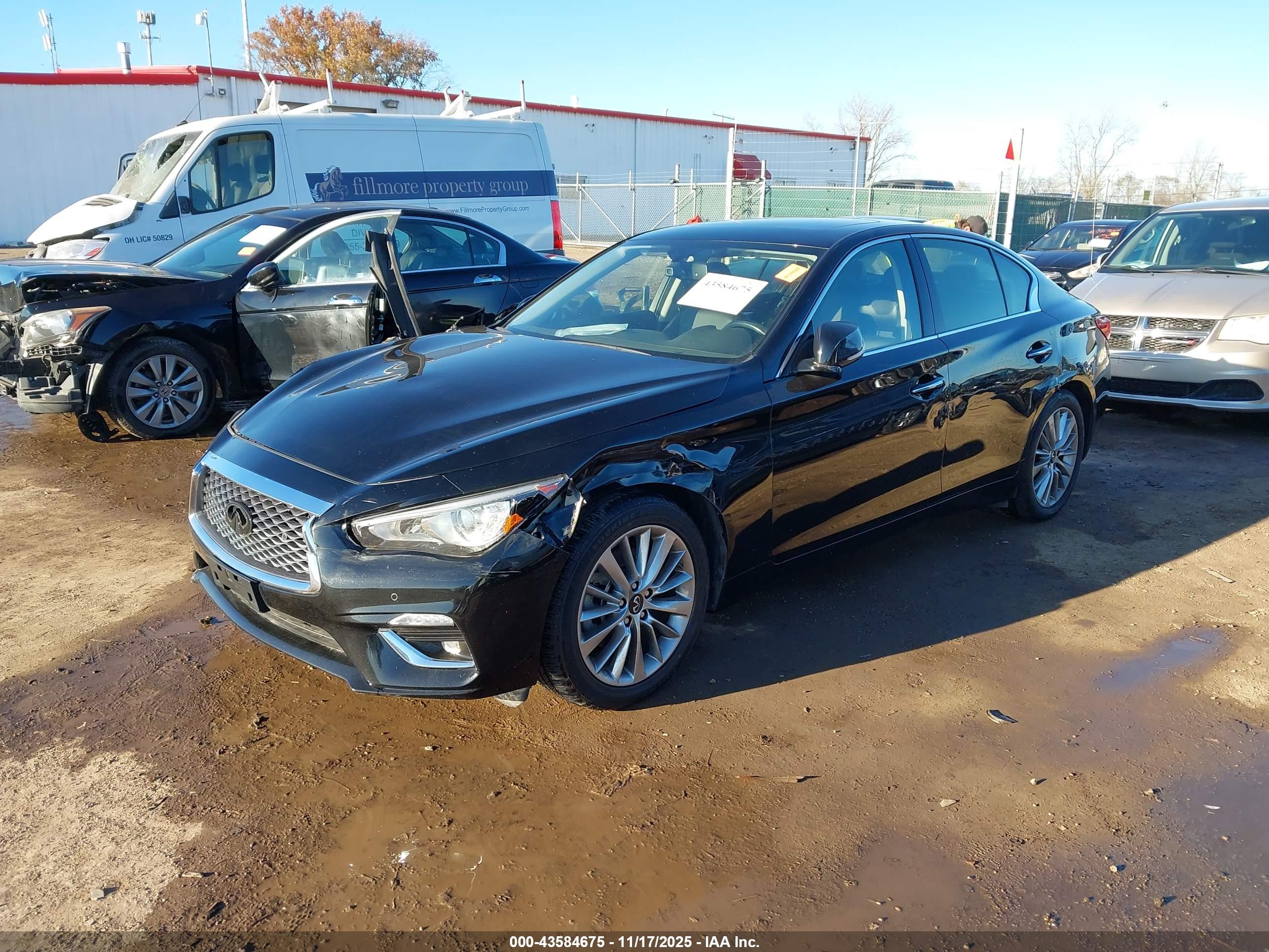 INFINITI Q50 image 2