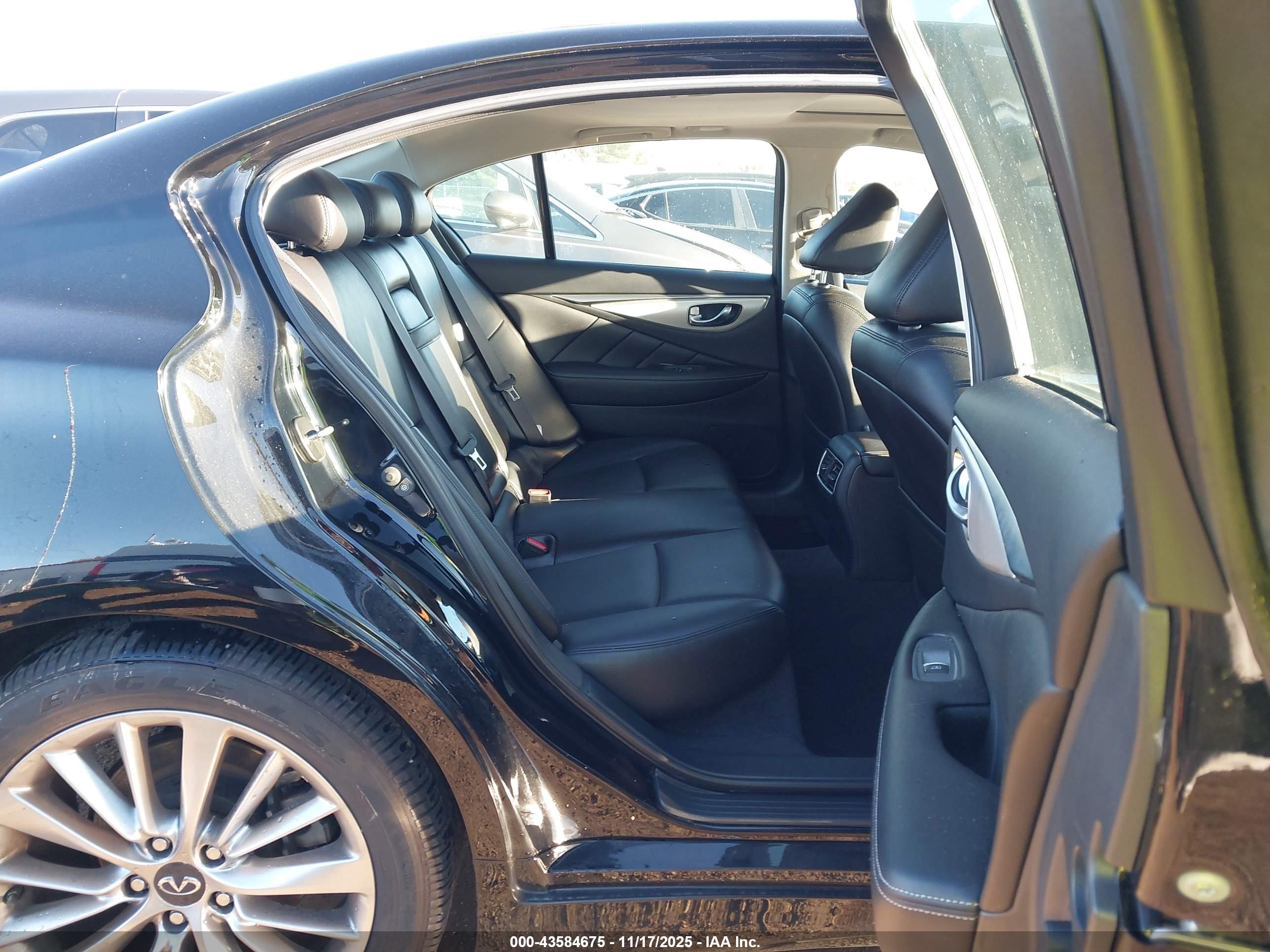 INFINITI Q50 image 8