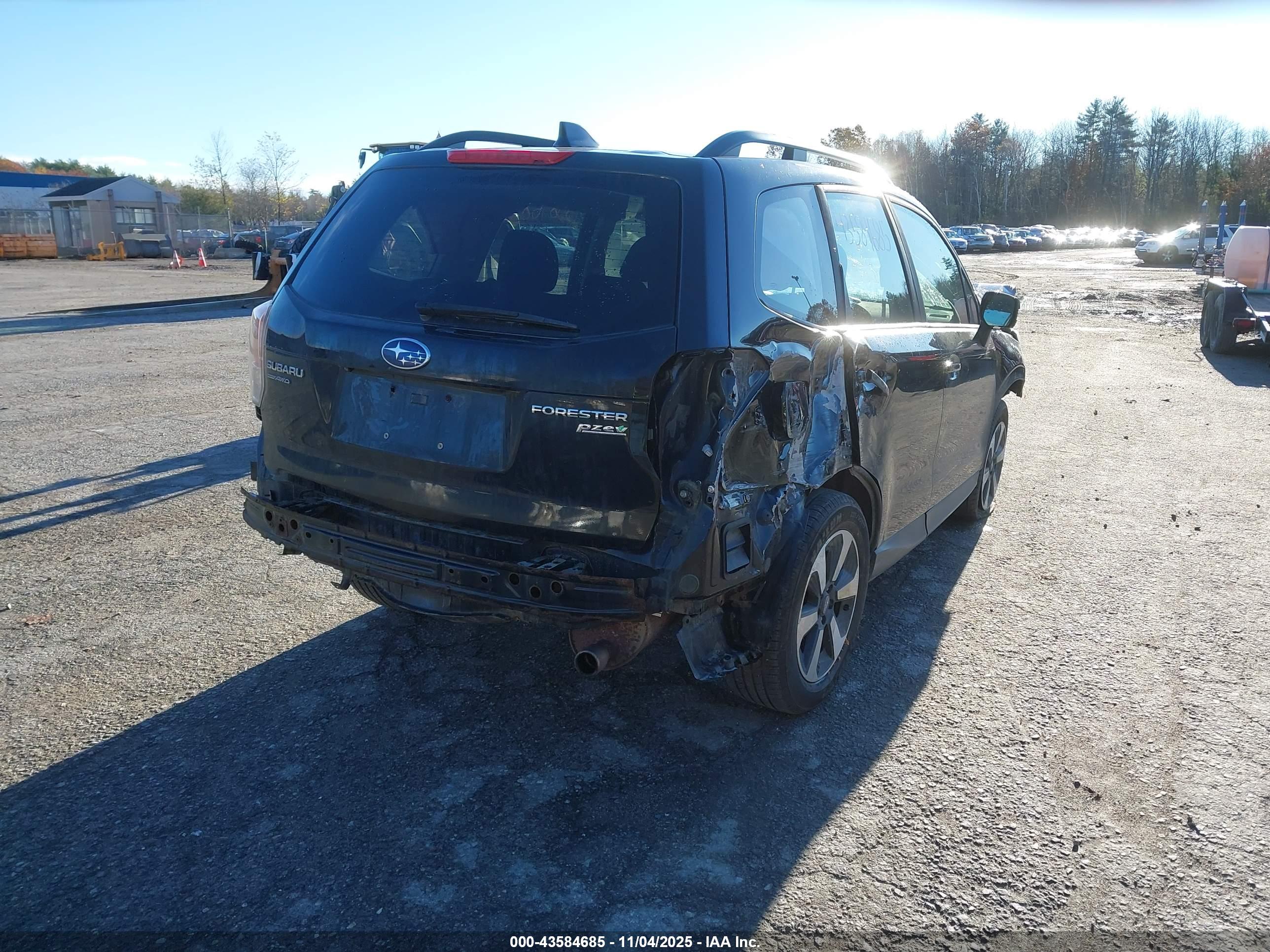 SUBARU FORESTER image 4