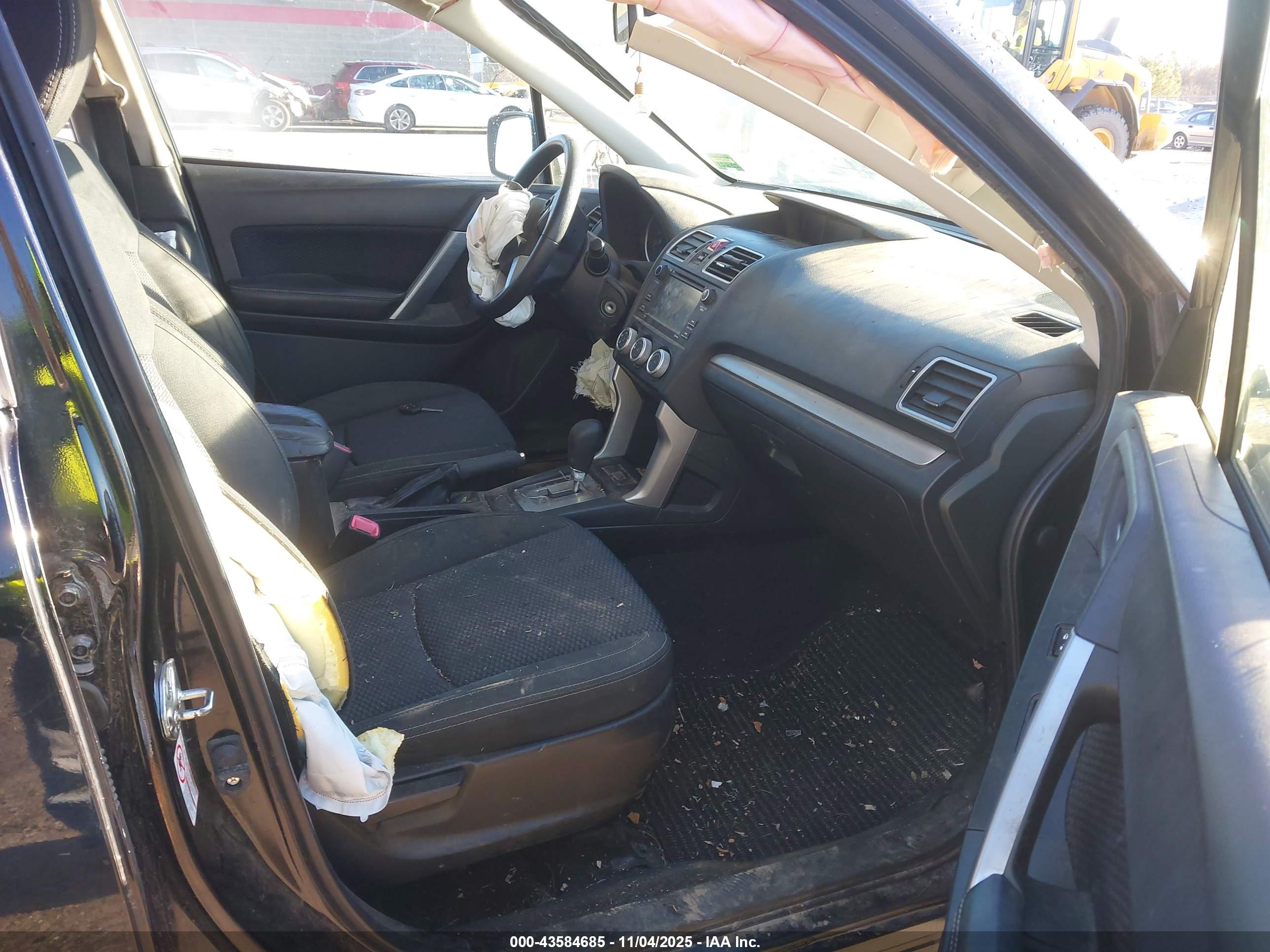 SUBARU FORESTER image 5