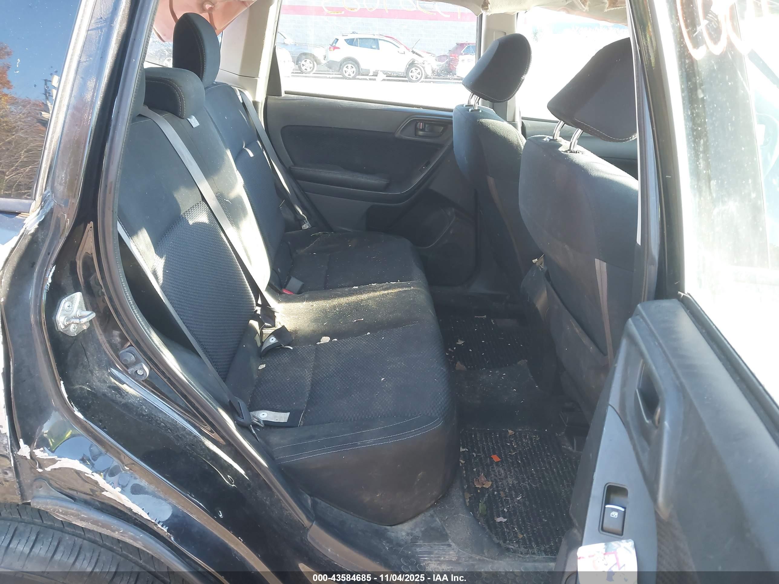 SUBARU FORESTER image 8