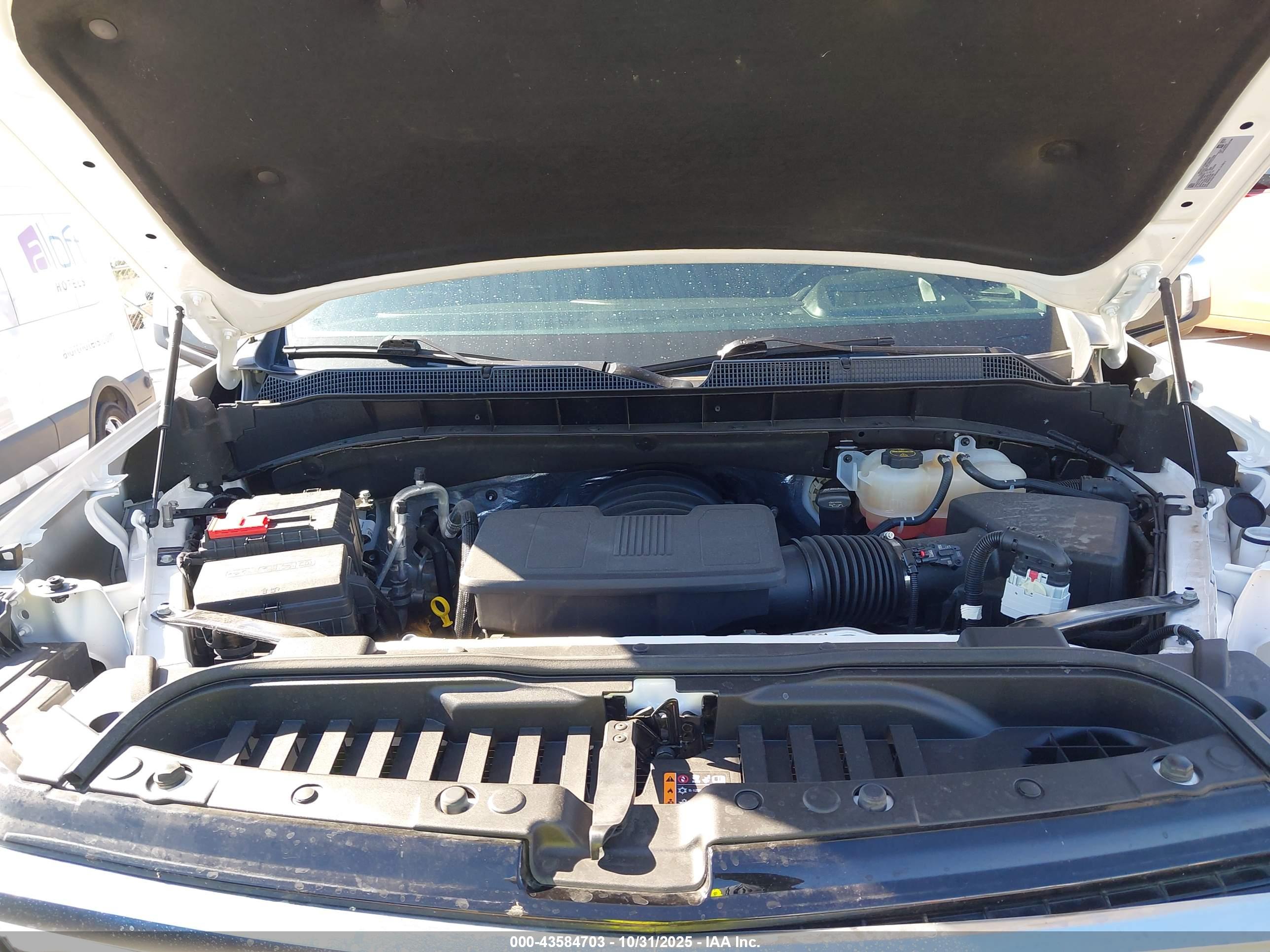 CHEVROLET SILVERADO image 10