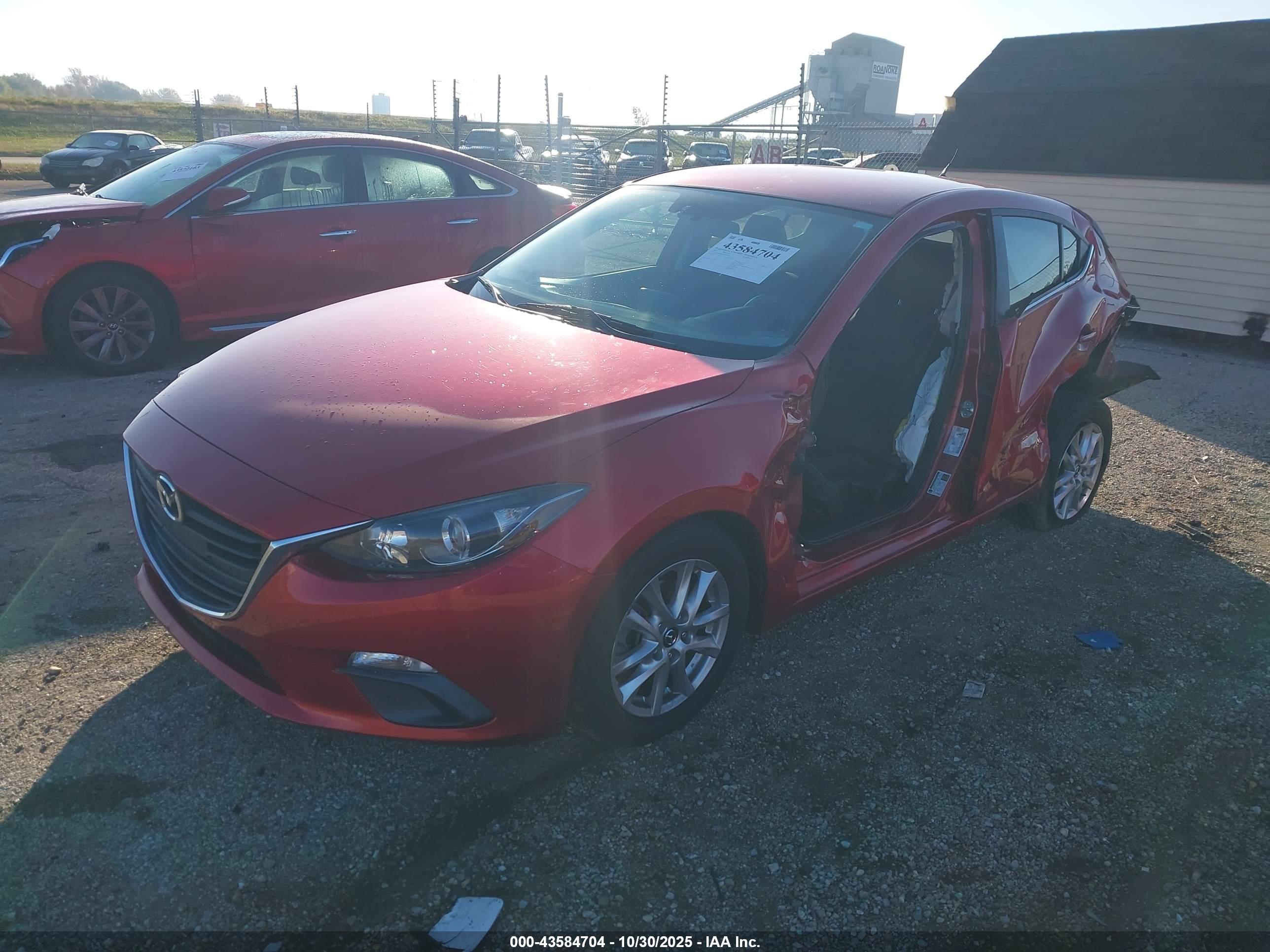MAZDA MAZDA3 image 2