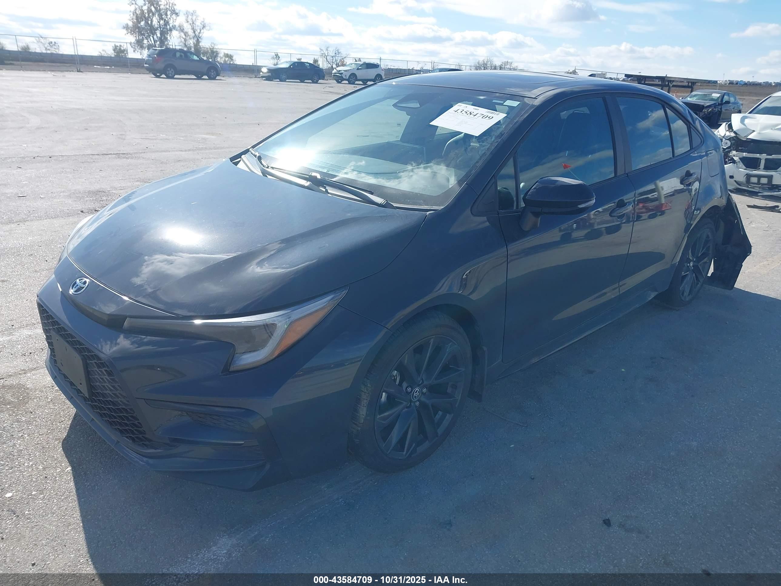 TOYOTA COROLLA image 2