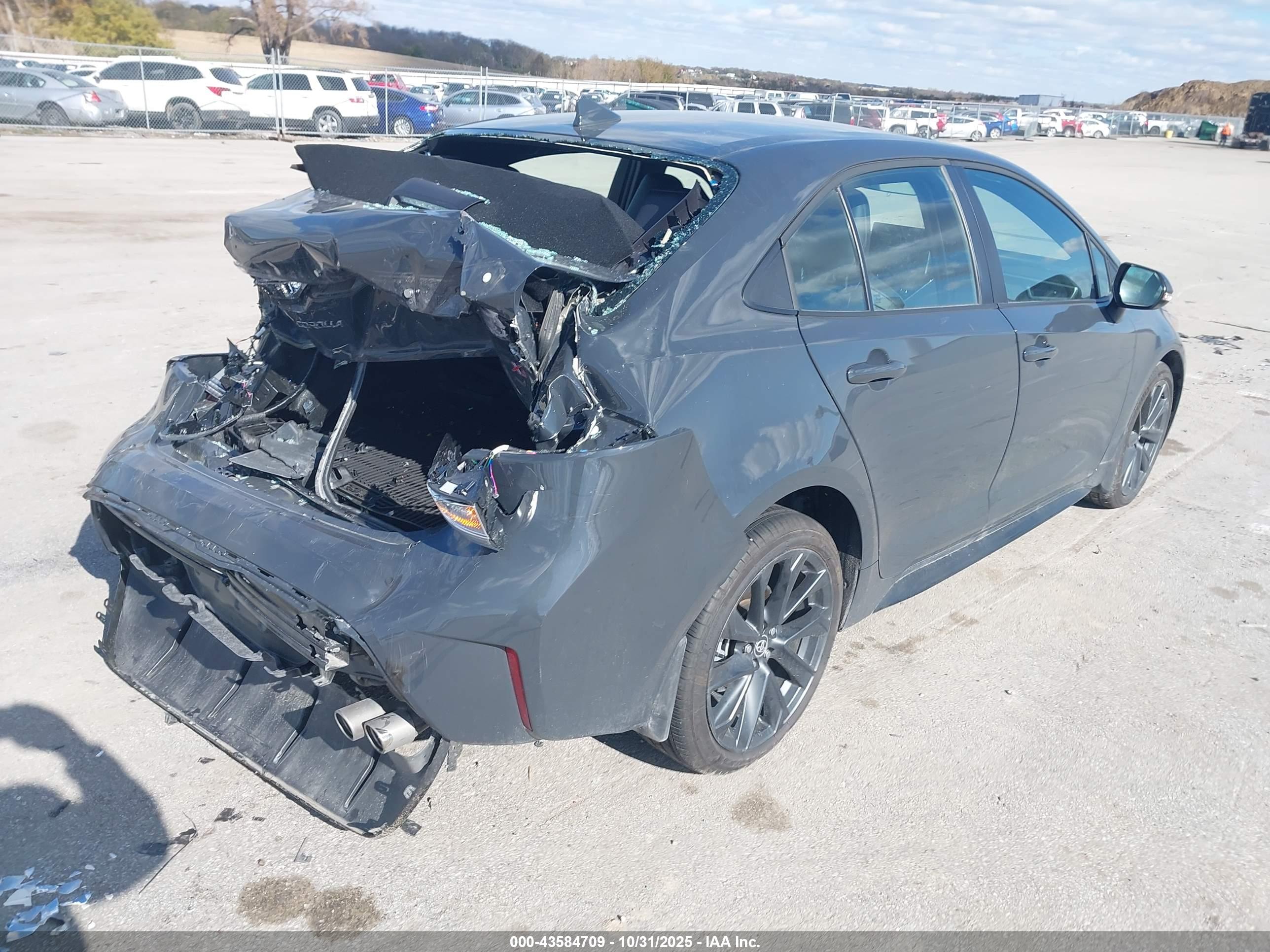 TOYOTA COROLLA image 4