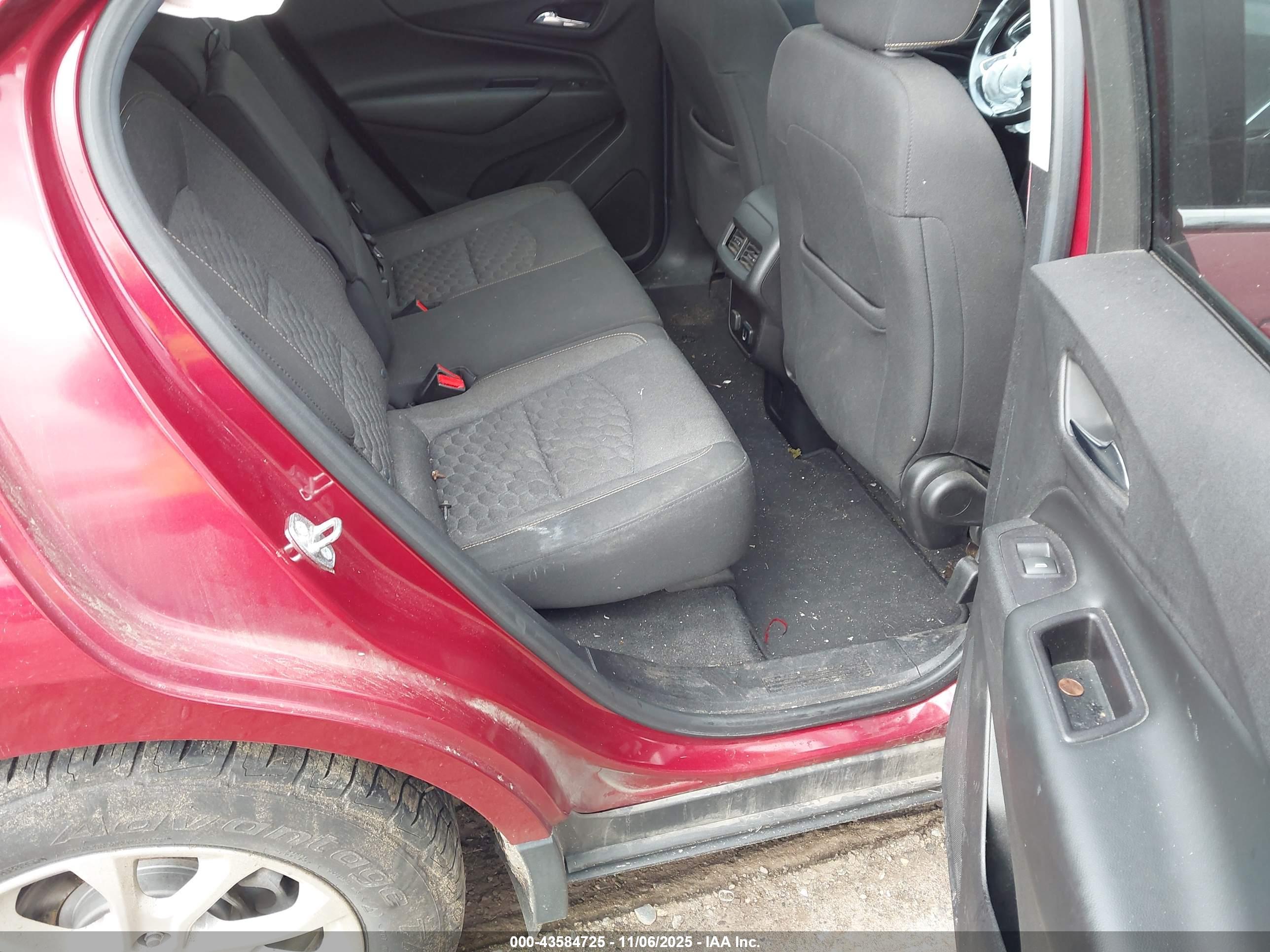 CHEVROLET EQUINOX image 8