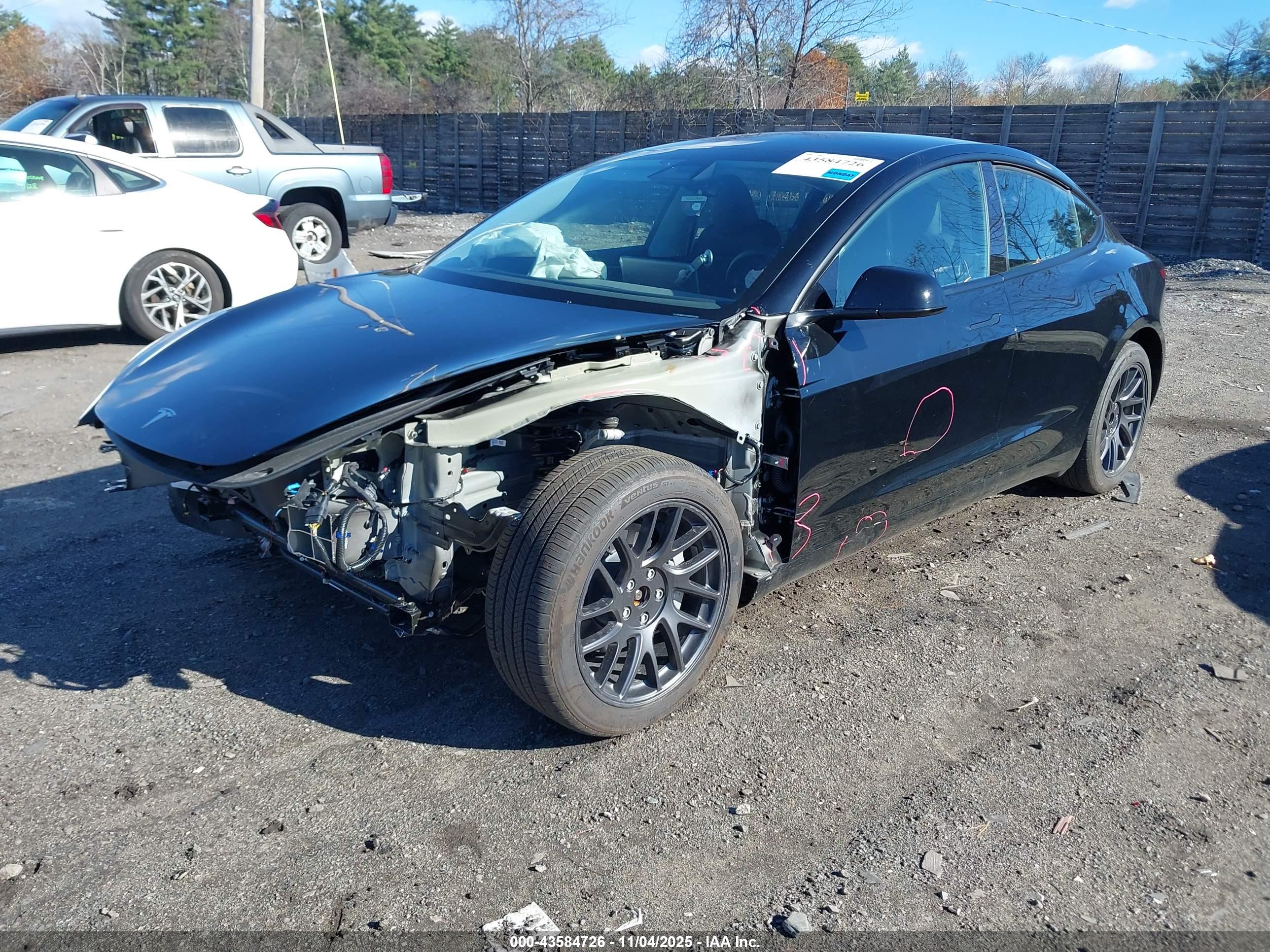 TESLA MODEL image 2