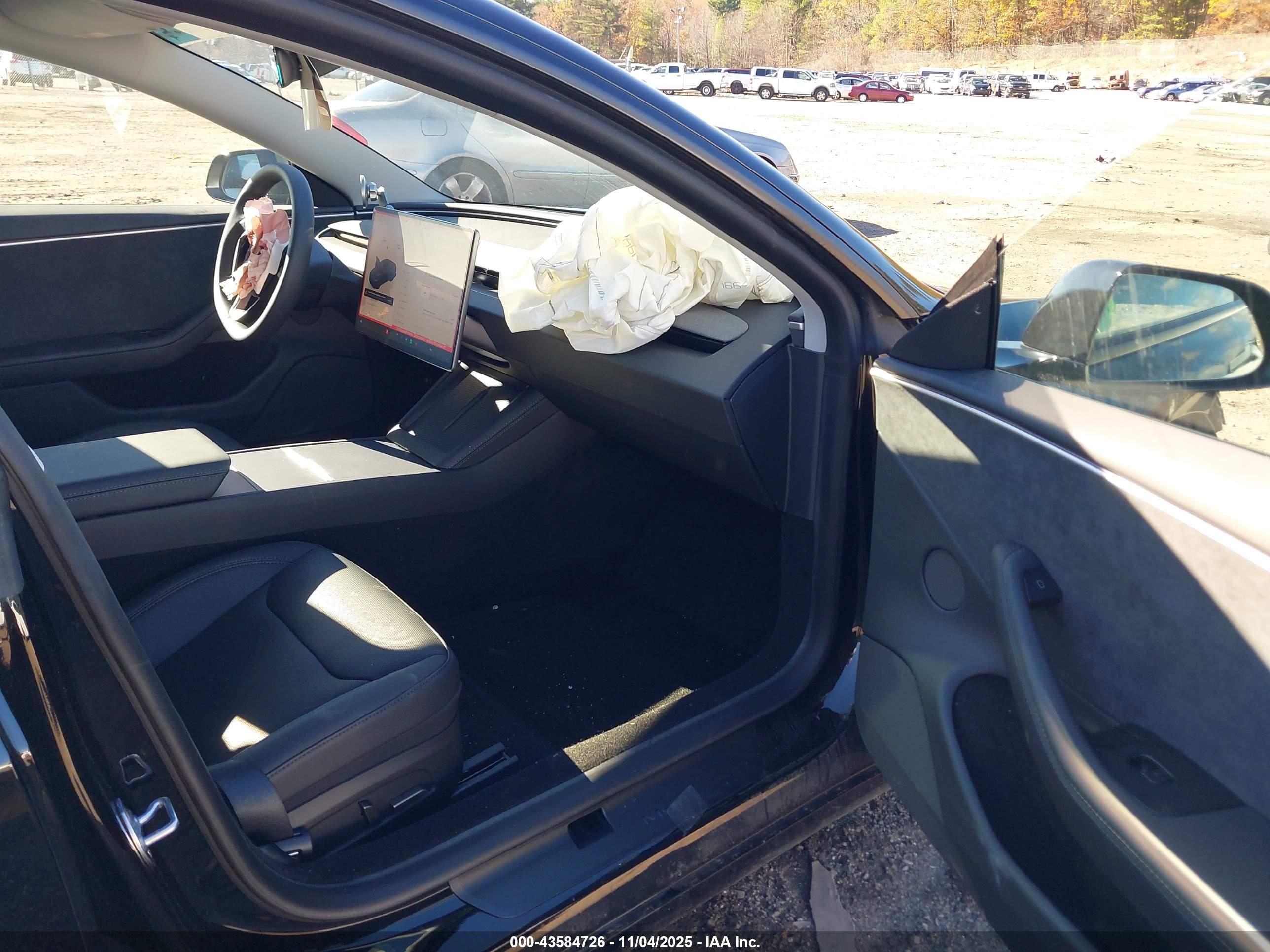 TESLA MODEL image 5