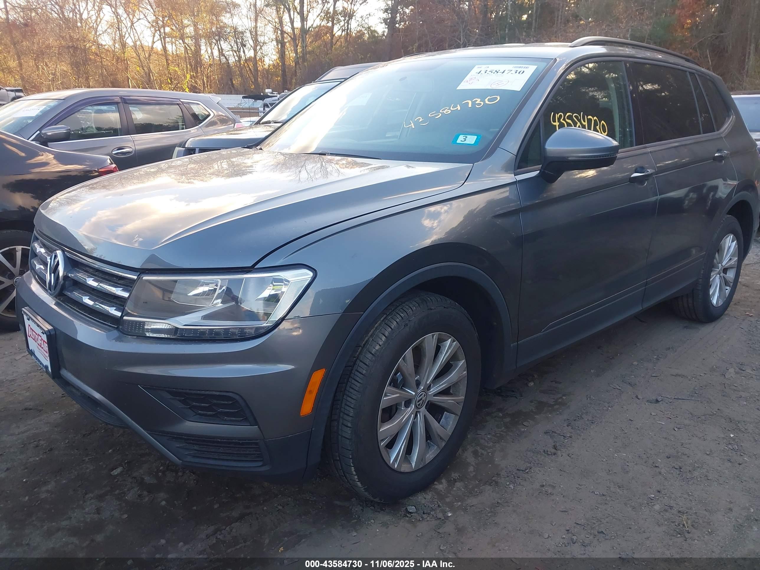 VOLKSWAGEN TIGUAN image 2