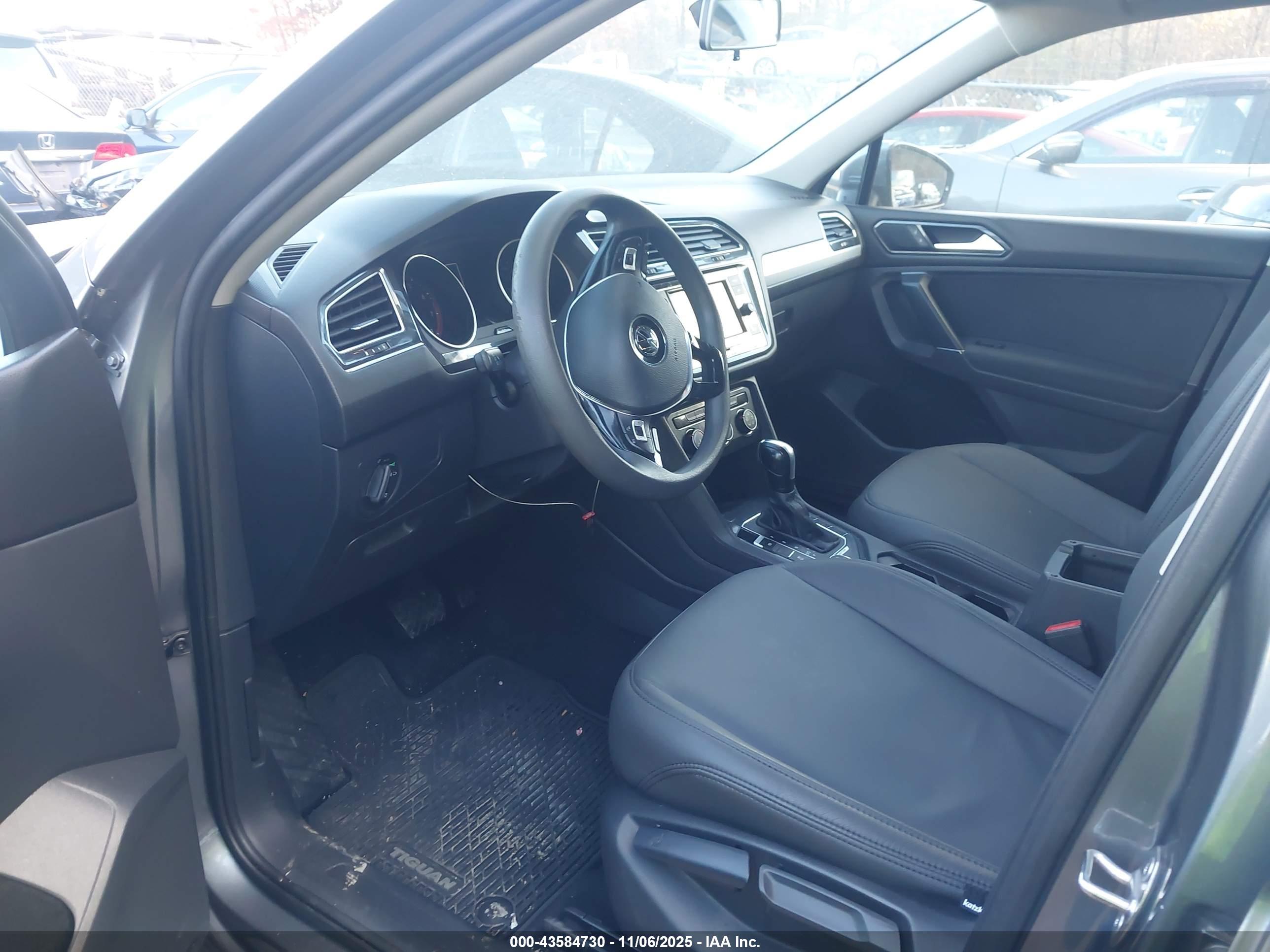 VOLKSWAGEN TIGUAN image 5