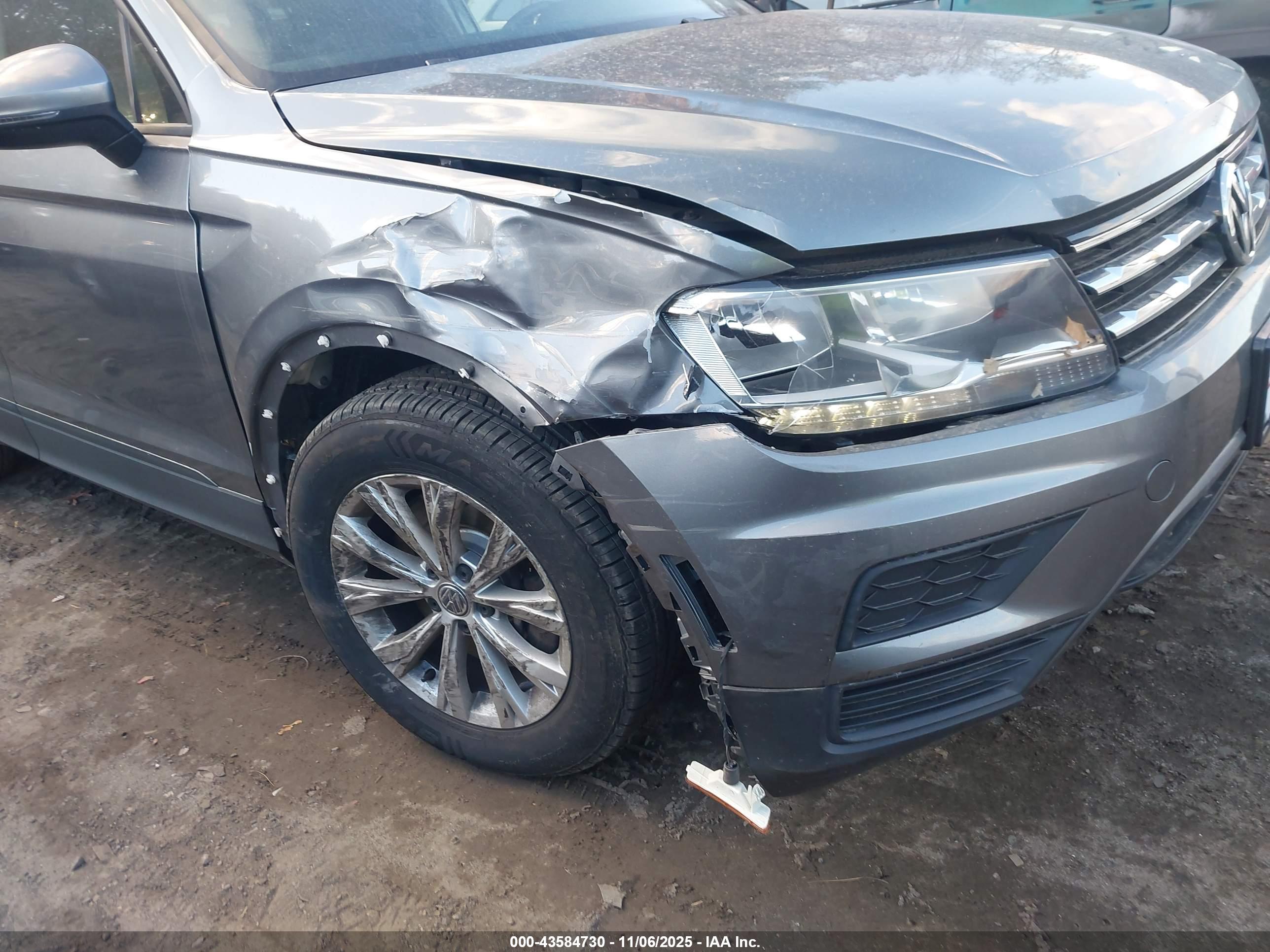 VOLKSWAGEN TIGUAN image 6