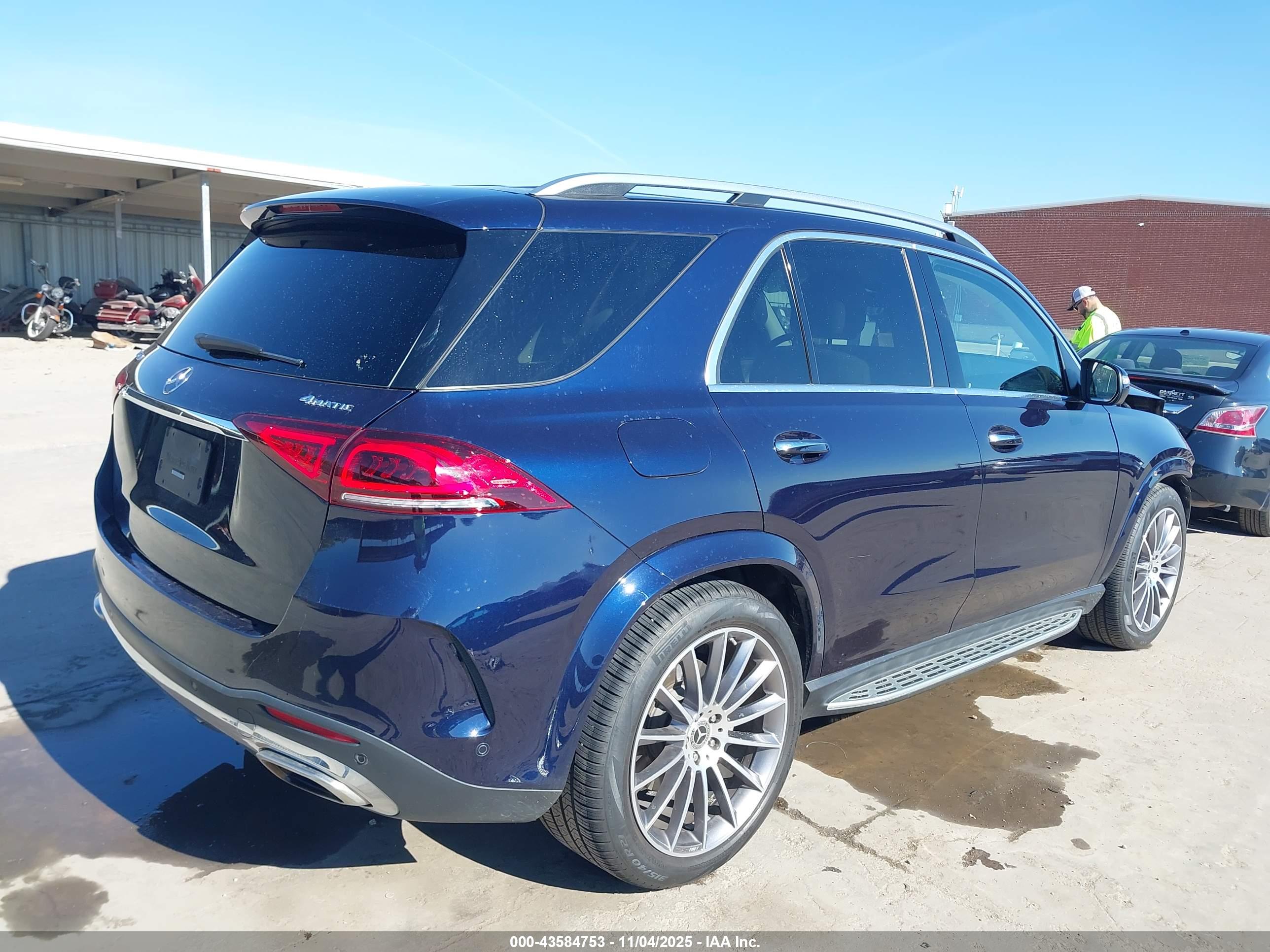 MERCEDES-BENZ GLE image 4