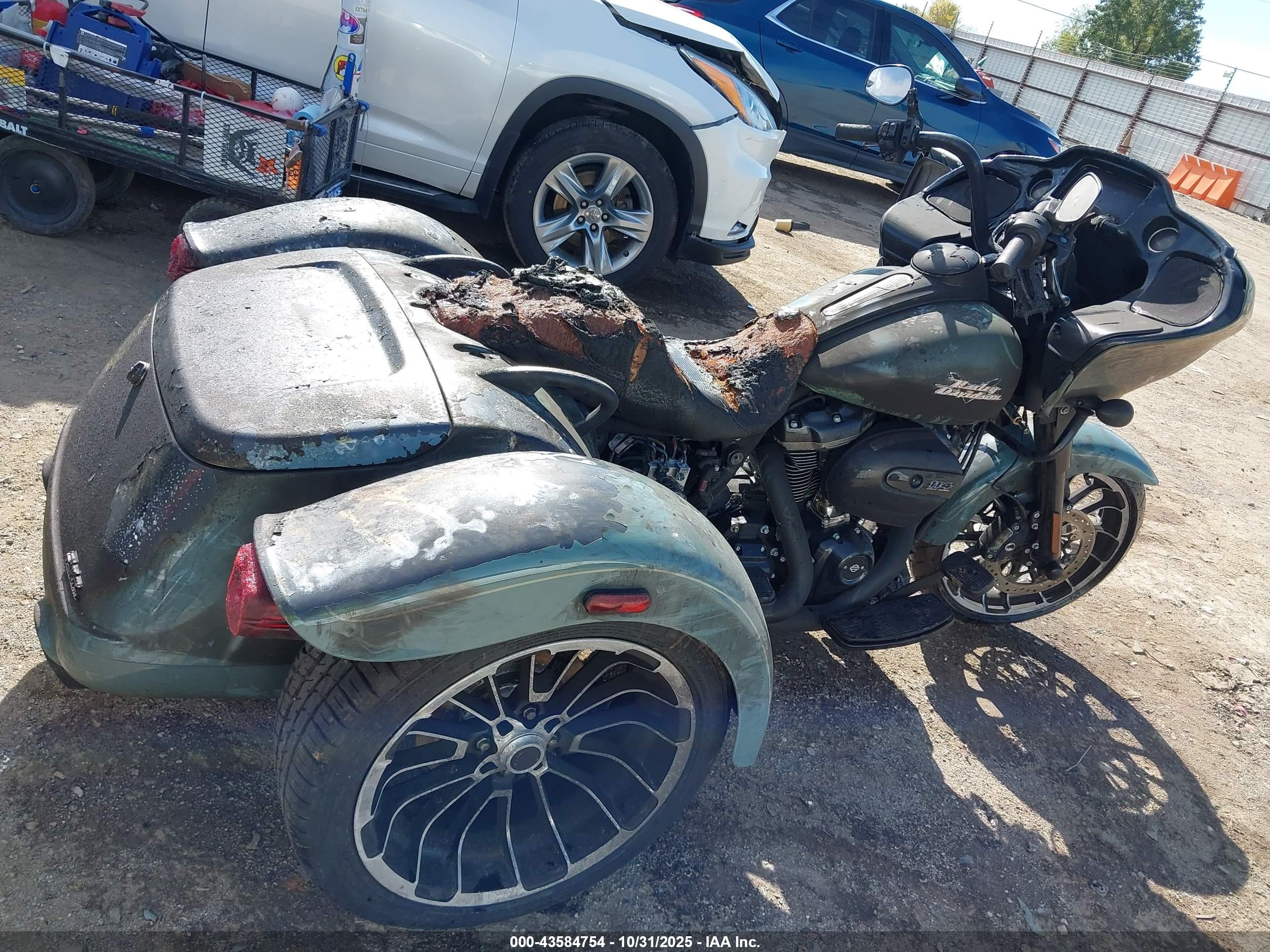 HARLEY-DAVIDSON FLTRT image 4