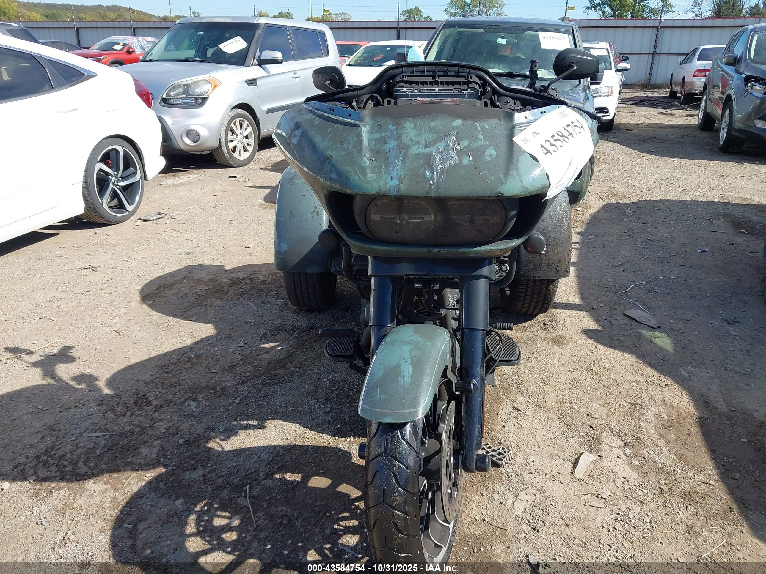 HARLEY-DAVIDSON FLTRT image 5
