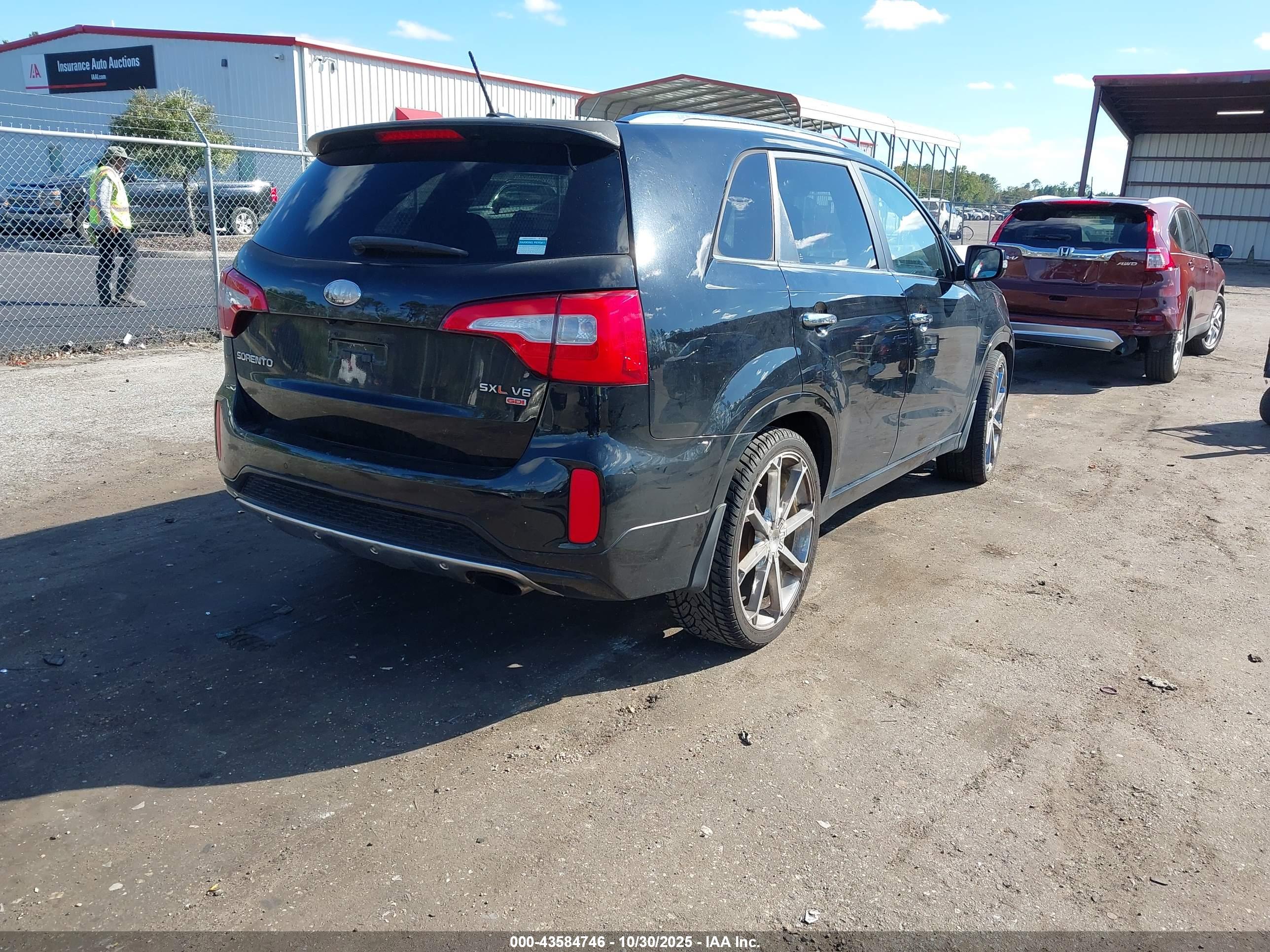 KIA SORENTO image 4