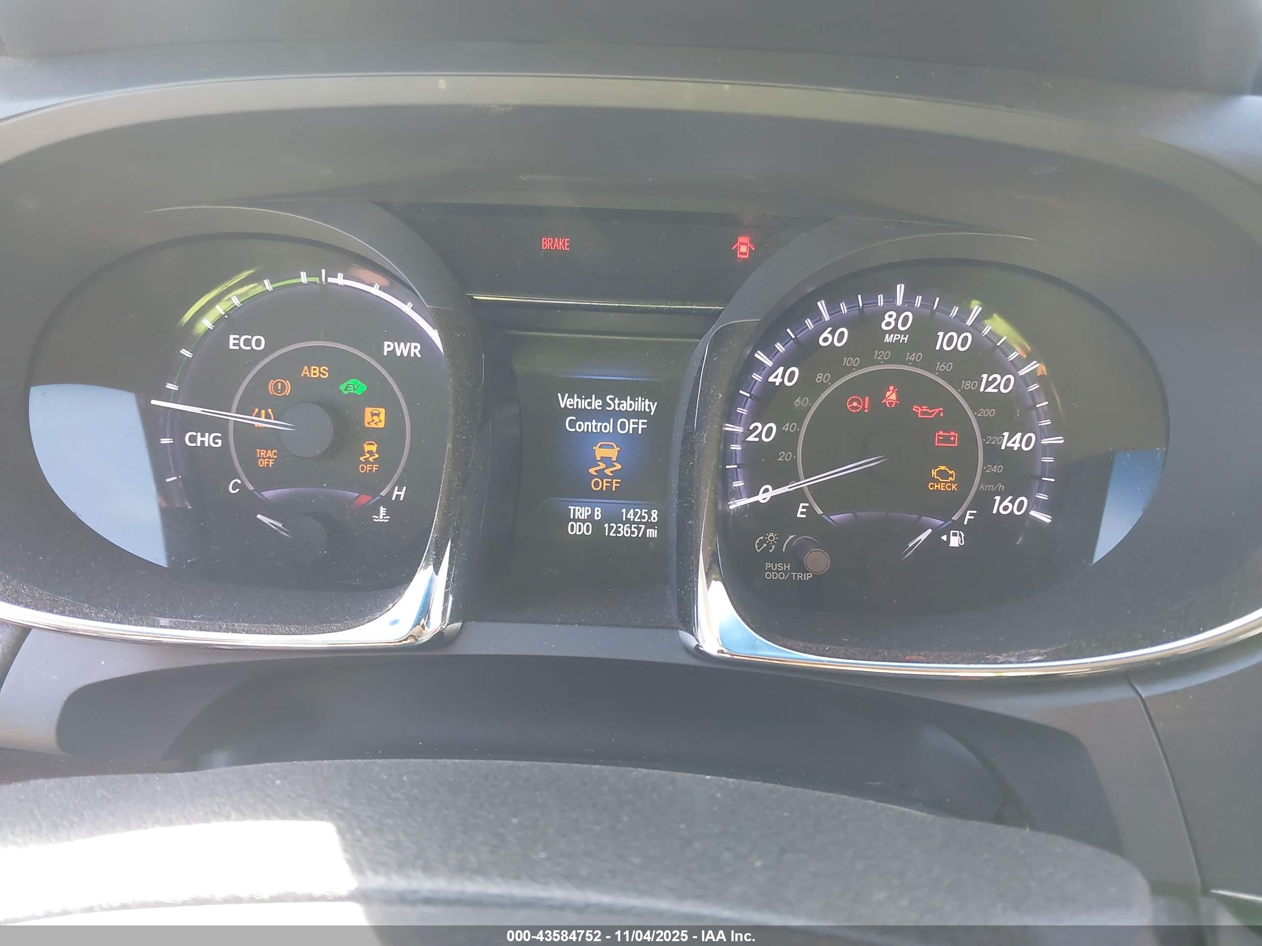 TOYOTA AVALON image 7